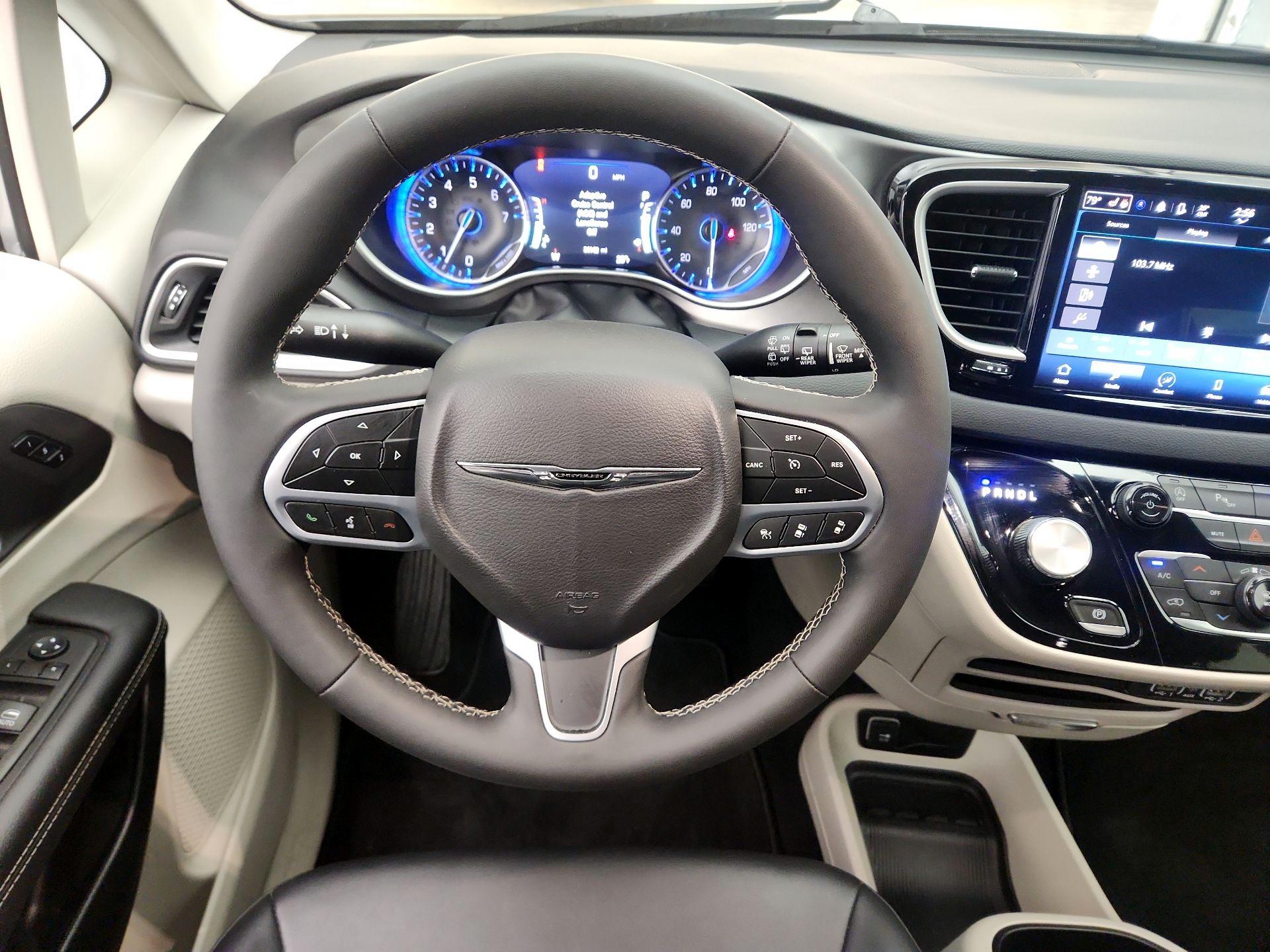 Thumbnail: 2024 Chrysler Pacifica - 10