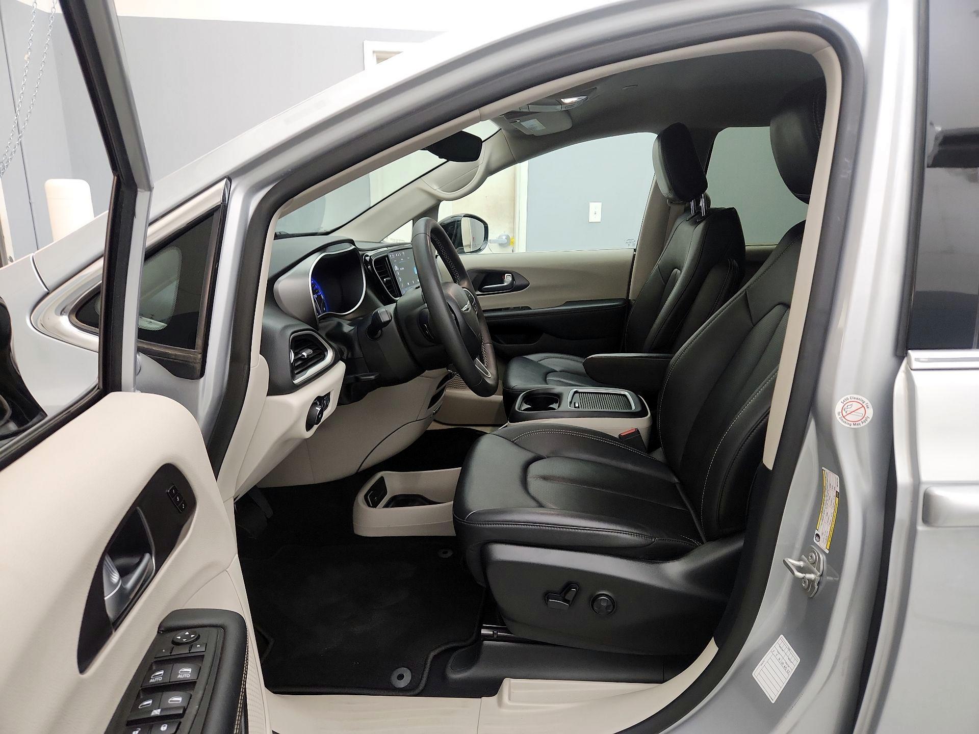 Thumbnail: 2024 Chrysler Pacifica - 11