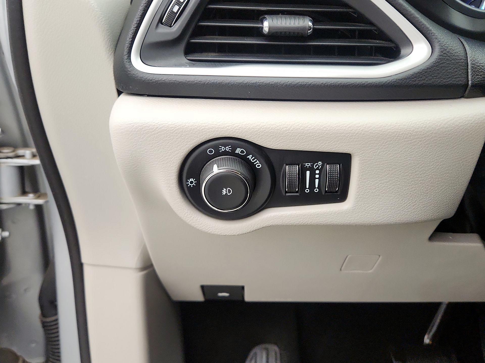 Thumbnail: 2024 Chrysler Pacifica - 13