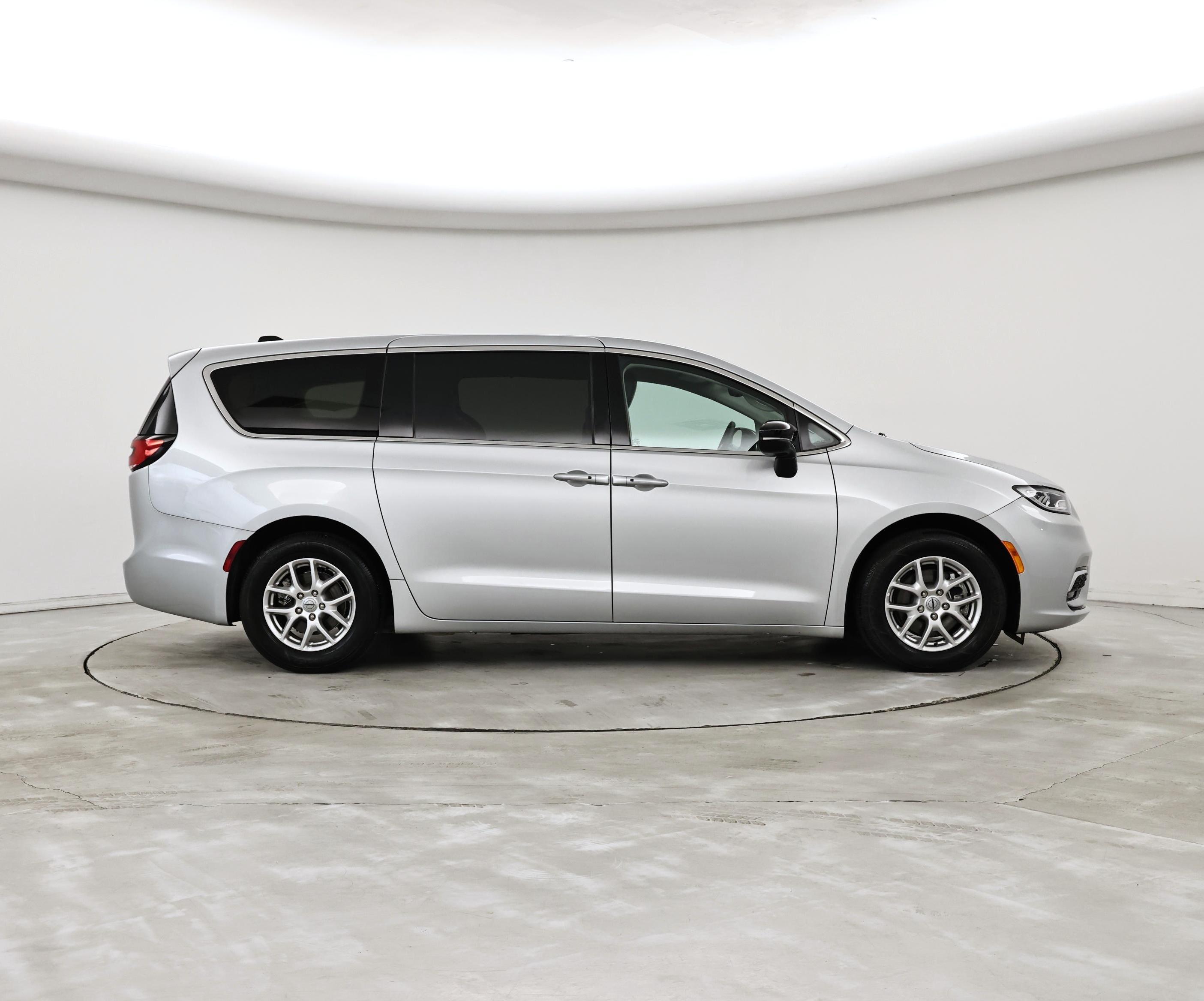 Thumbnail: 2024 Chrysler Pacifica - 7