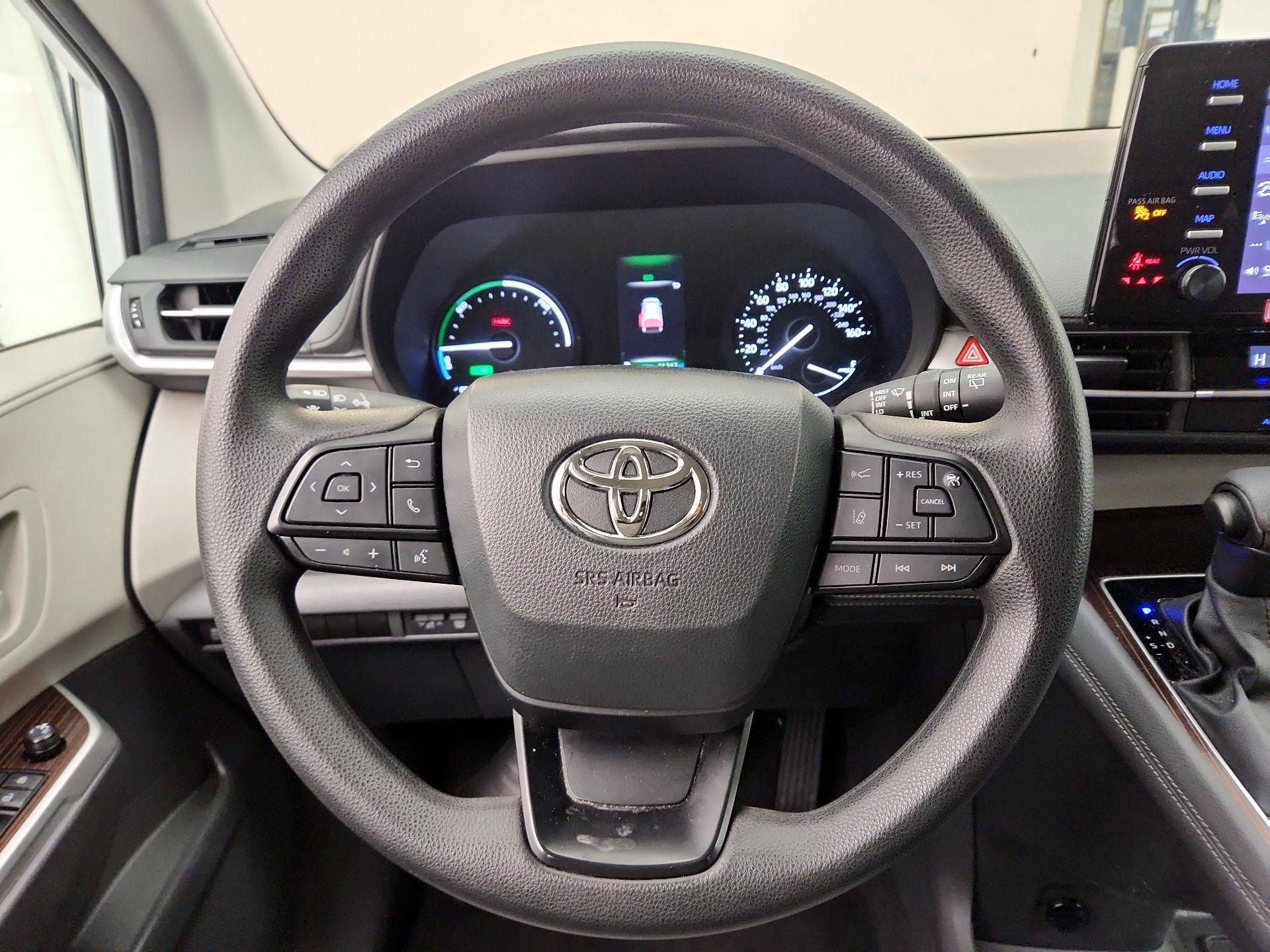 Thumbnail: 2024 Toyota Sienna - 10