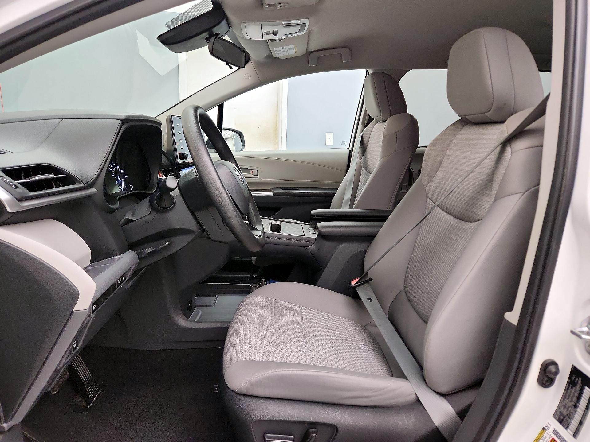 Thumbnail: 2024 Toyota Sienna - 11