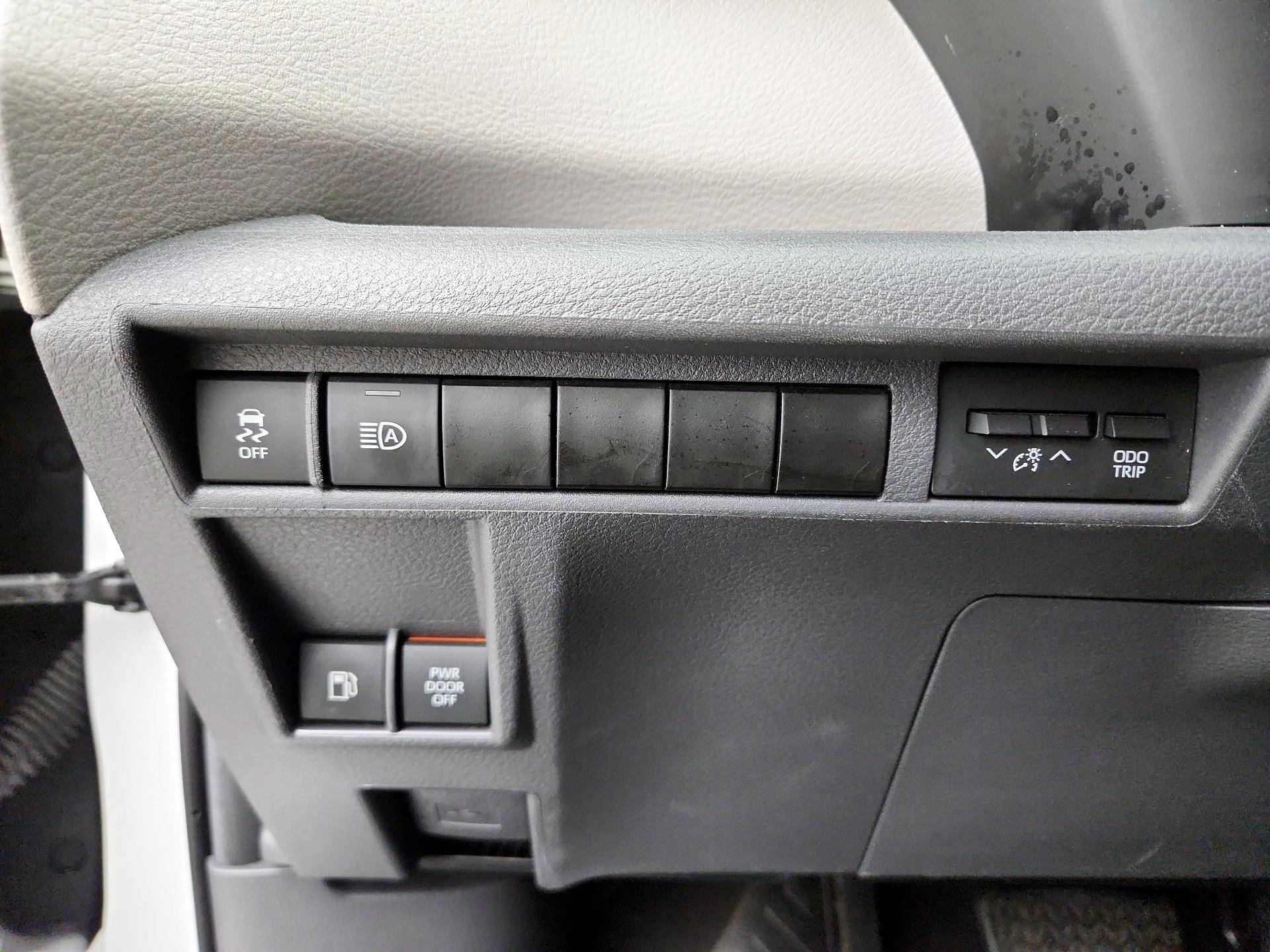 Thumbnail: 2024 Toyota Sienna - 13