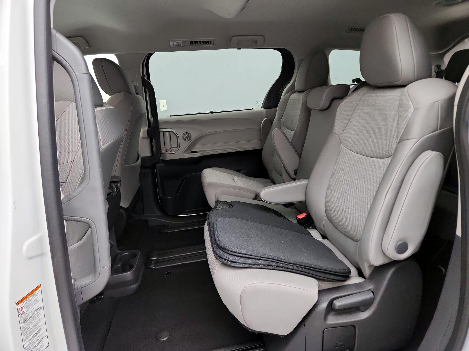 Thumbnail: 2024 Toyota Sienna - 19