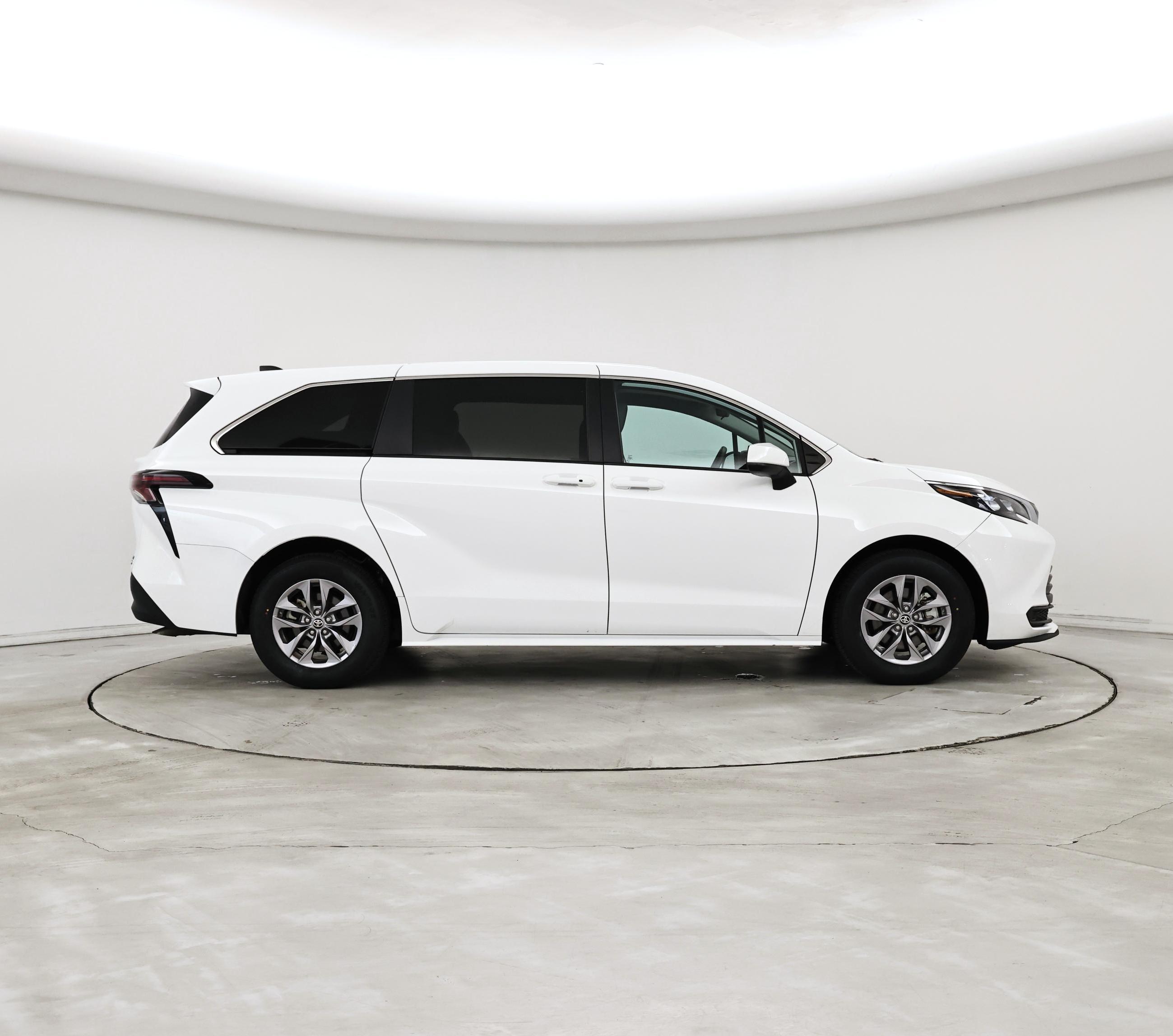 Thumbnail: 2024 Toyota Sienna - 7