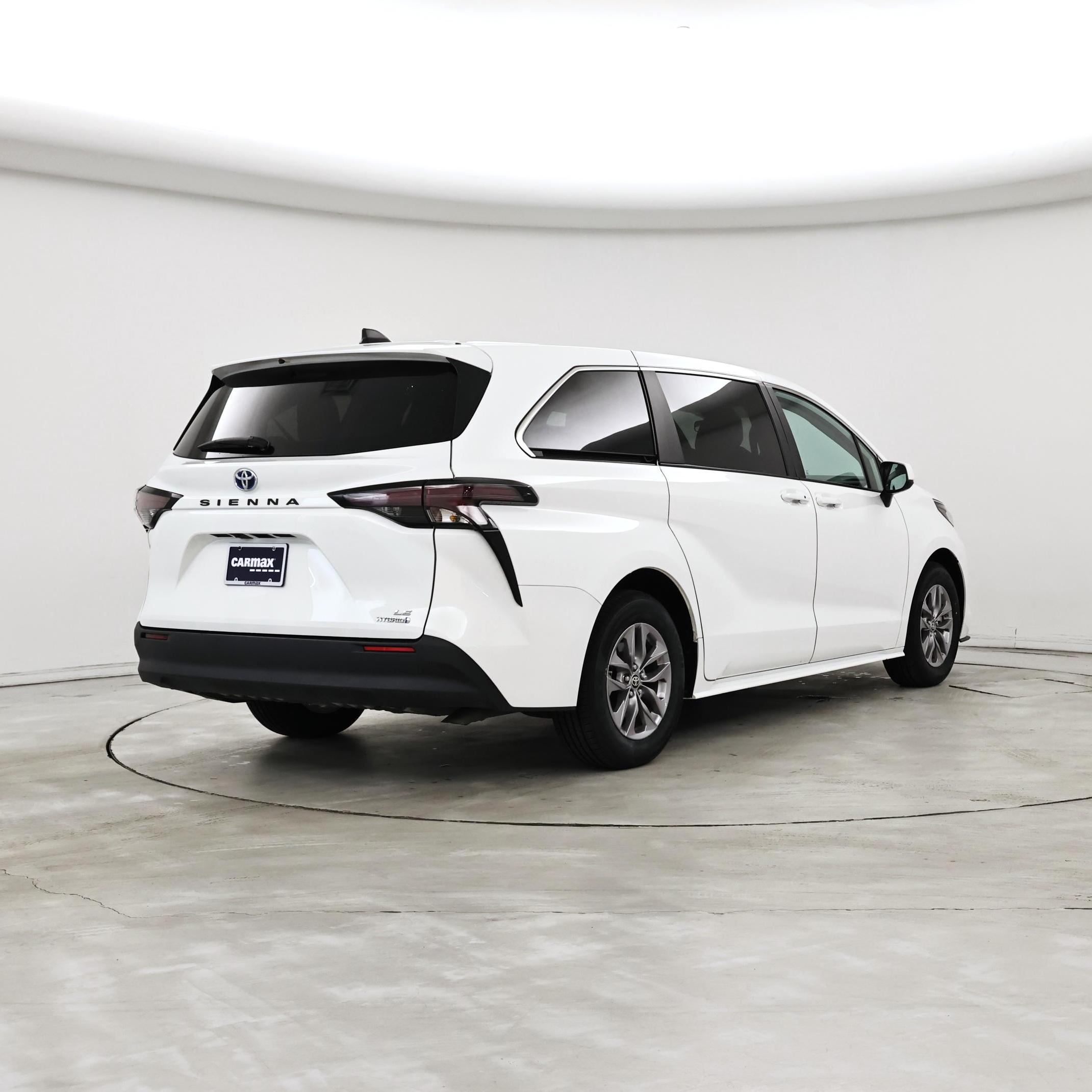Thumbnail: 2024 Toyota Sienna - 8