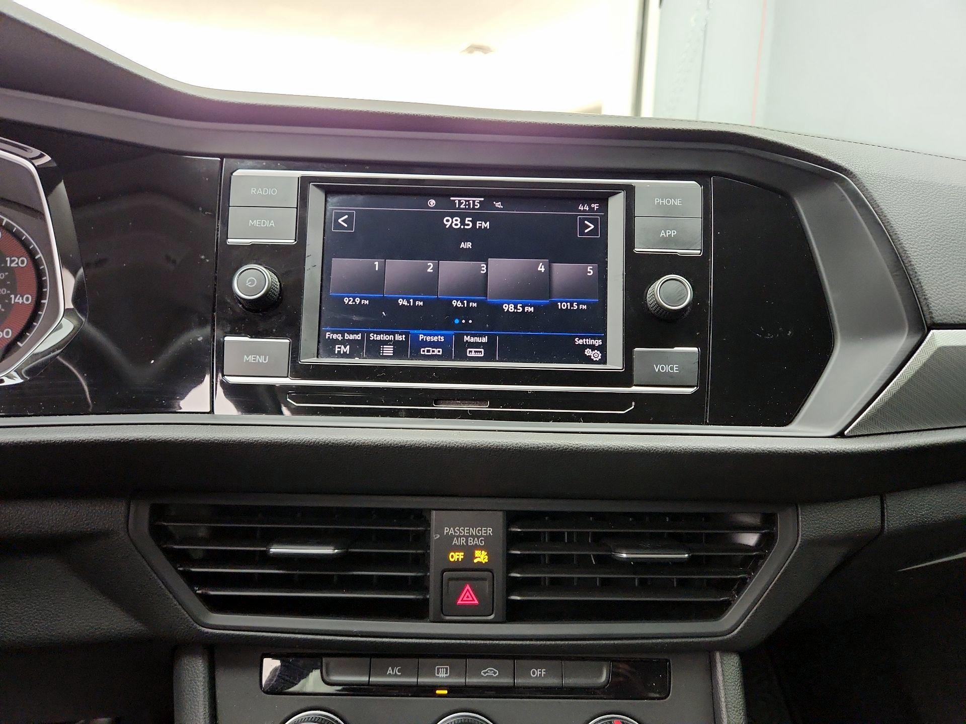 Thumbnail: 2020 Volkswagen Jetta - 15