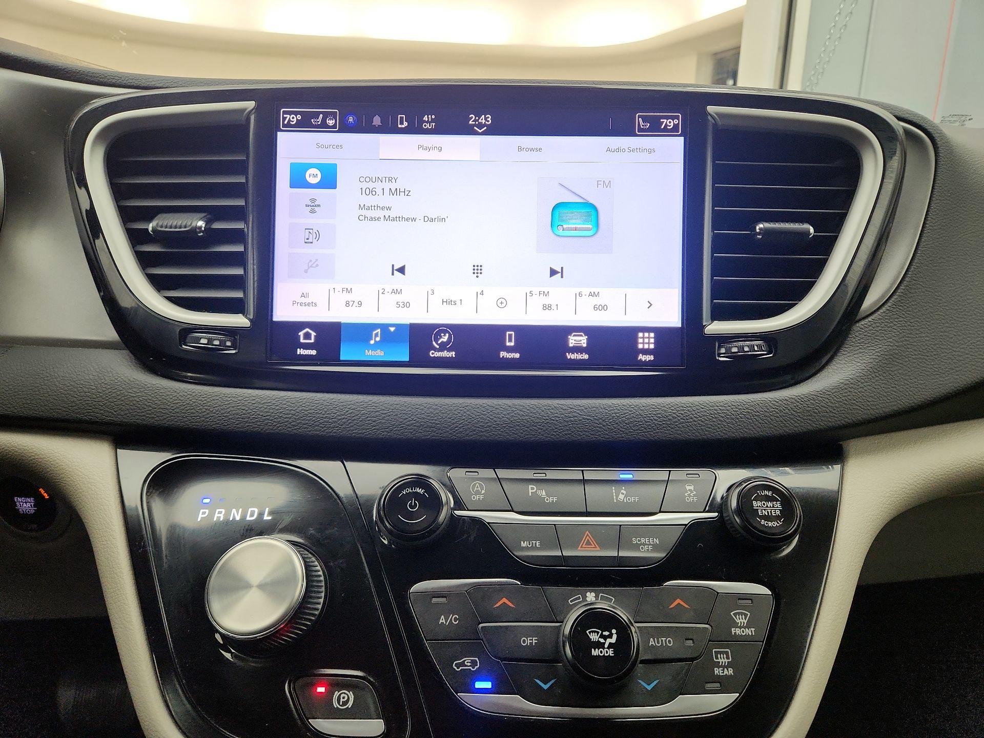 Thumbnail: 2023 Chrysler Pacifica - 15