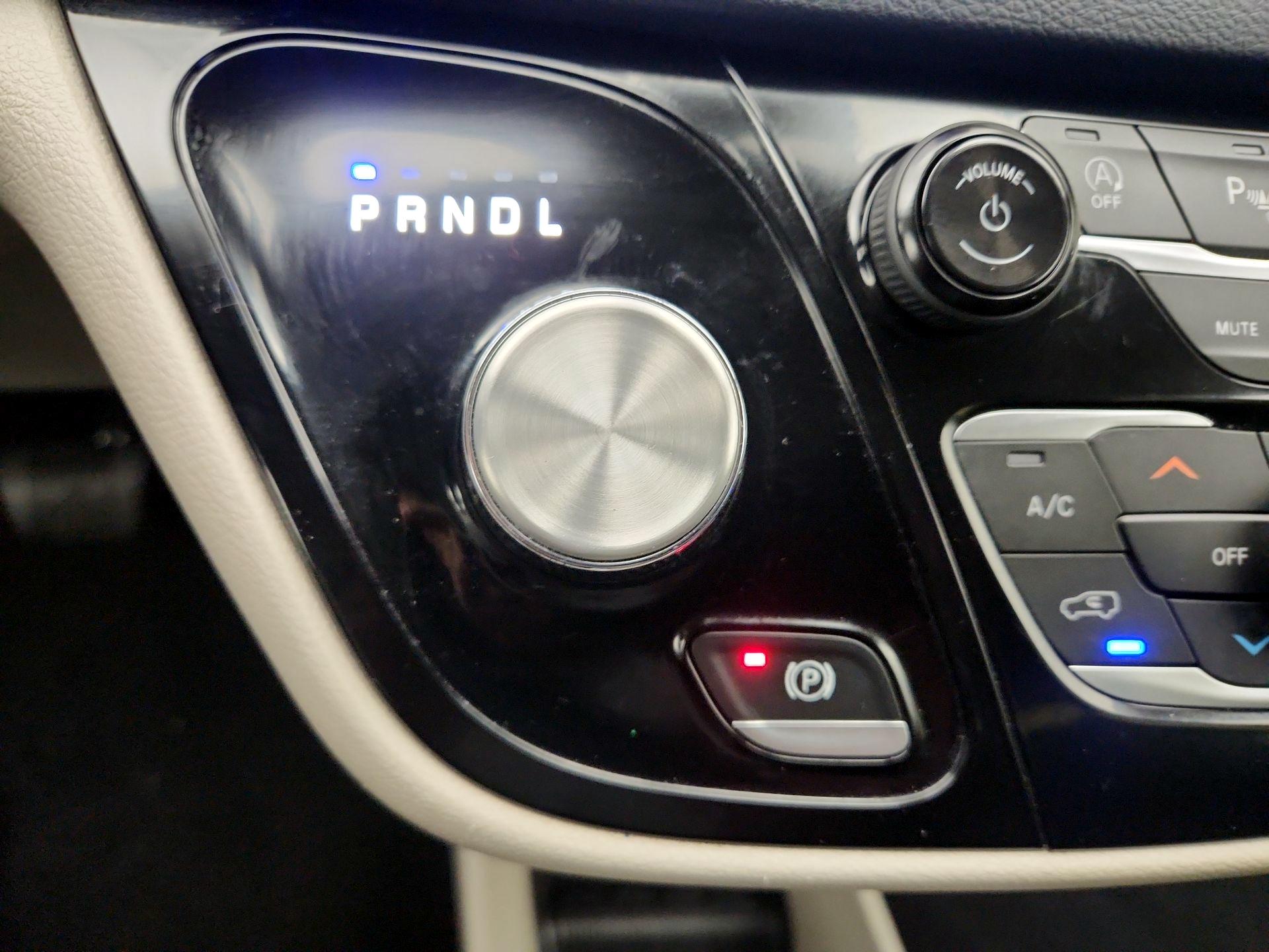 Thumbnail: 2023 Chrysler Pacifica - 17