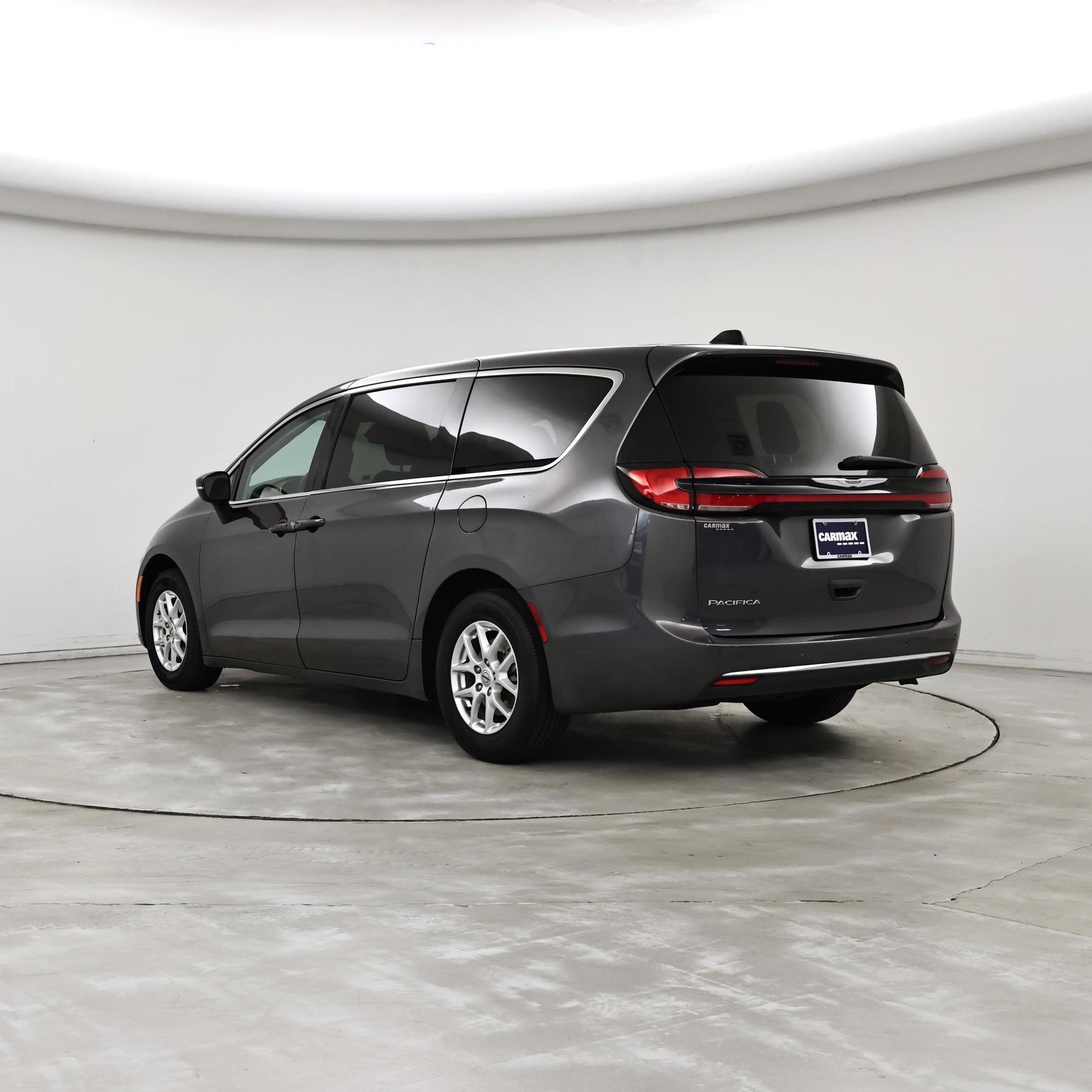 Thumbnail: 2023 Chrysler Pacifica - 2