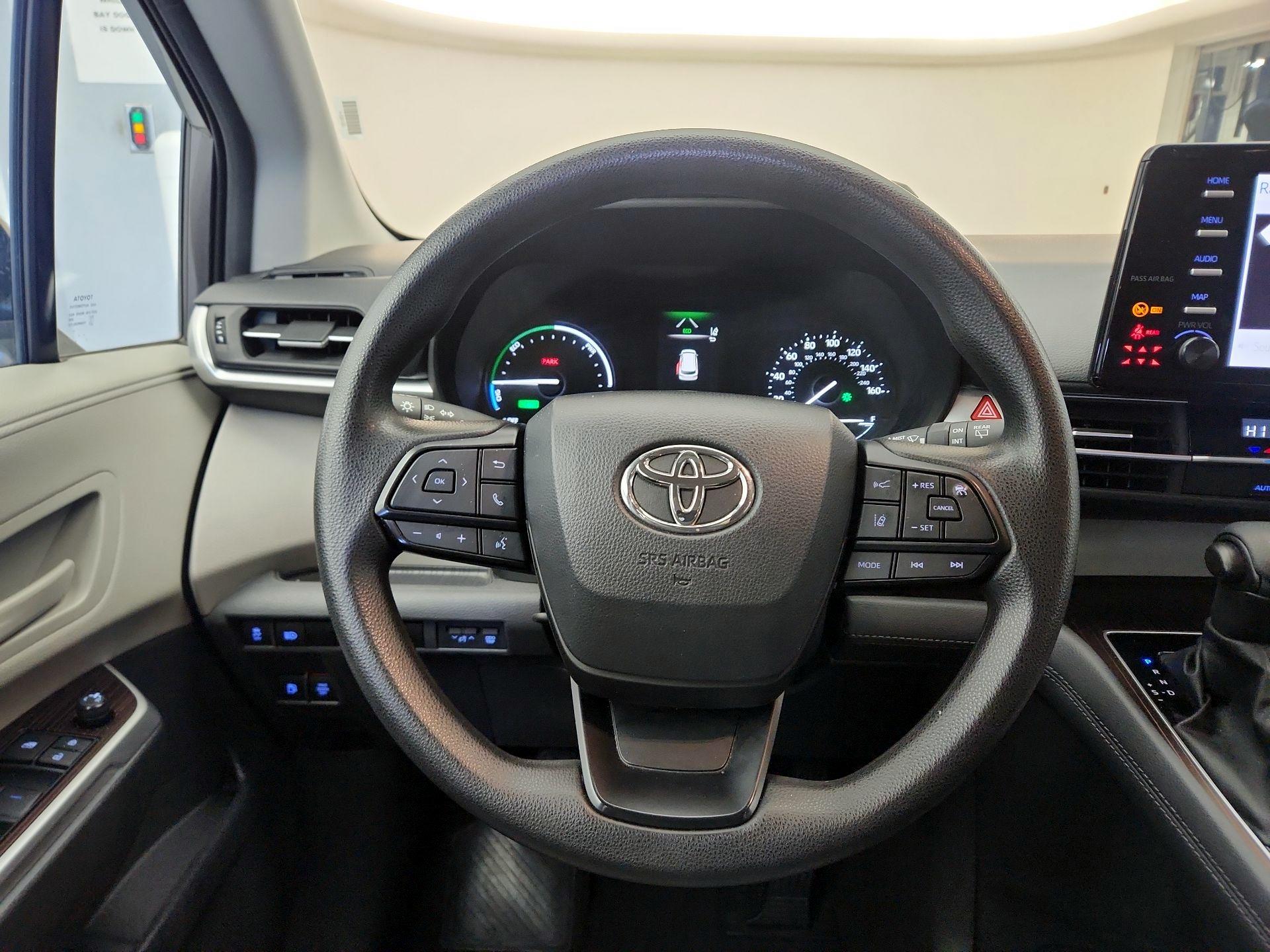 Thumbnail: 2024 Toyota Sienna - 10