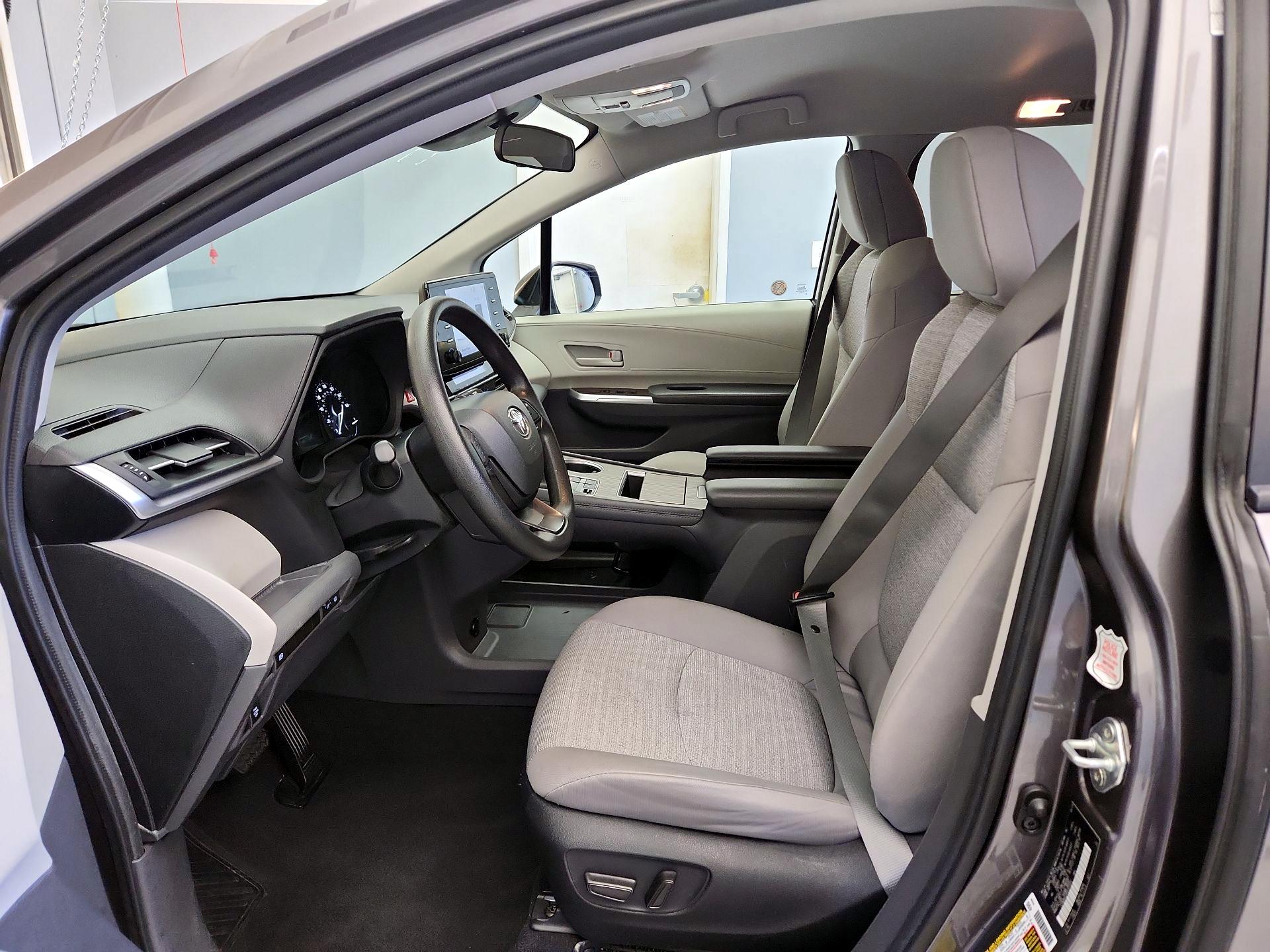 Thumbnail: 2024 Toyota Sienna - 11