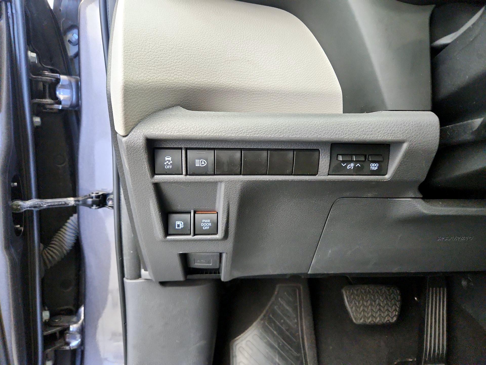 Thumbnail: 2024 Toyota Sienna - 13