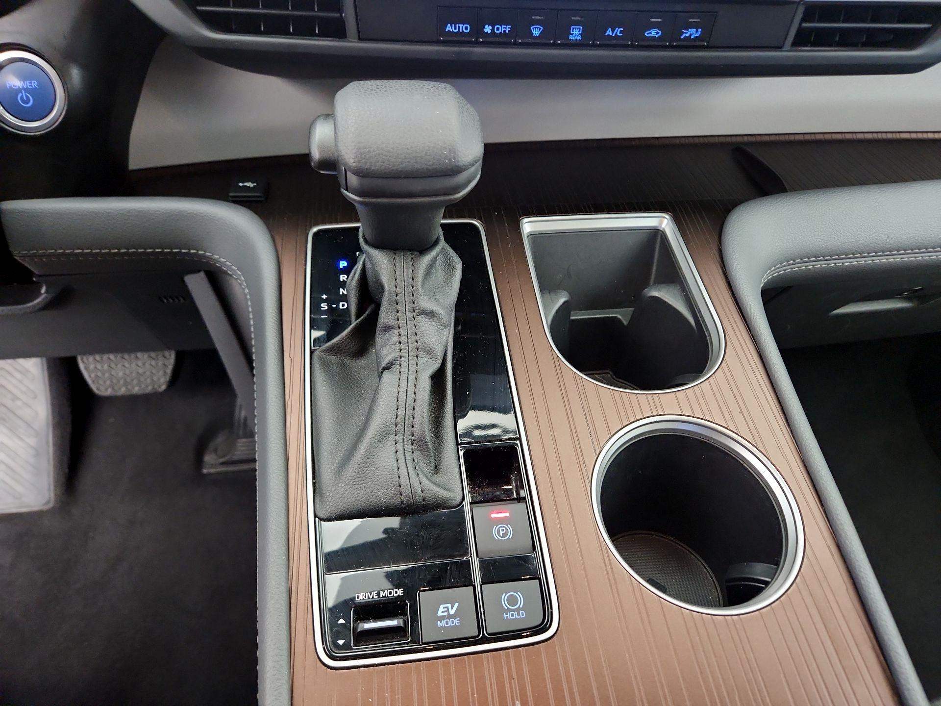 Thumbnail: 2024 Toyota Sienna - 17