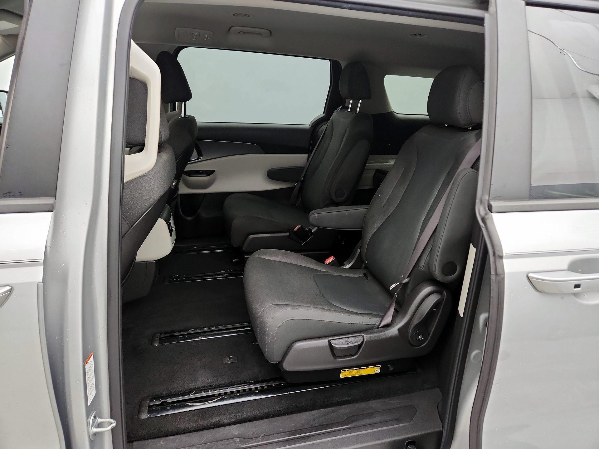 Thumbnail: 2022 Kia Carnival - 19