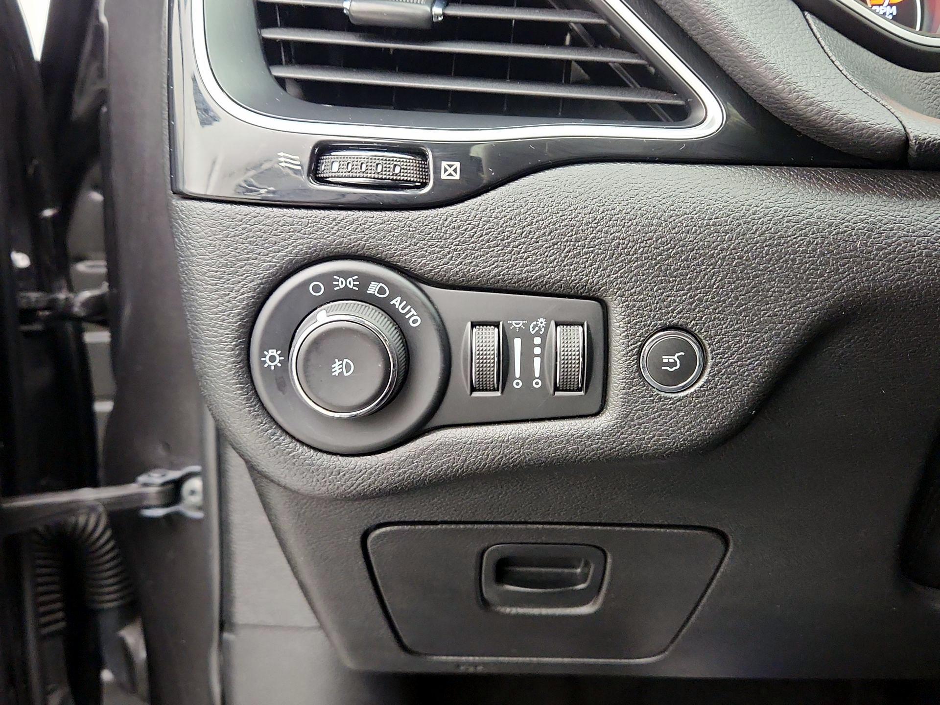 Thumbnail: 2023 Jeep Cherokee - 13