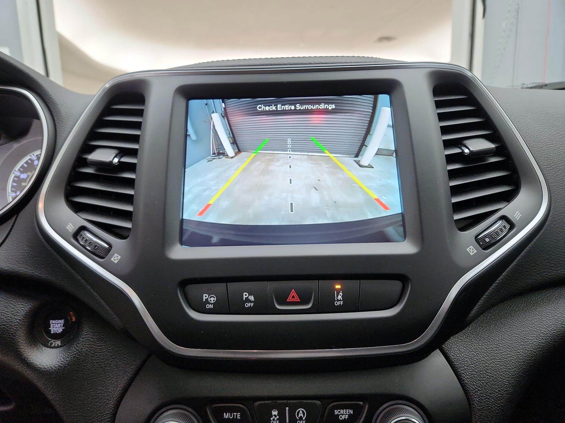 Thumbnail: 2023 Jeep Cherokee - 15