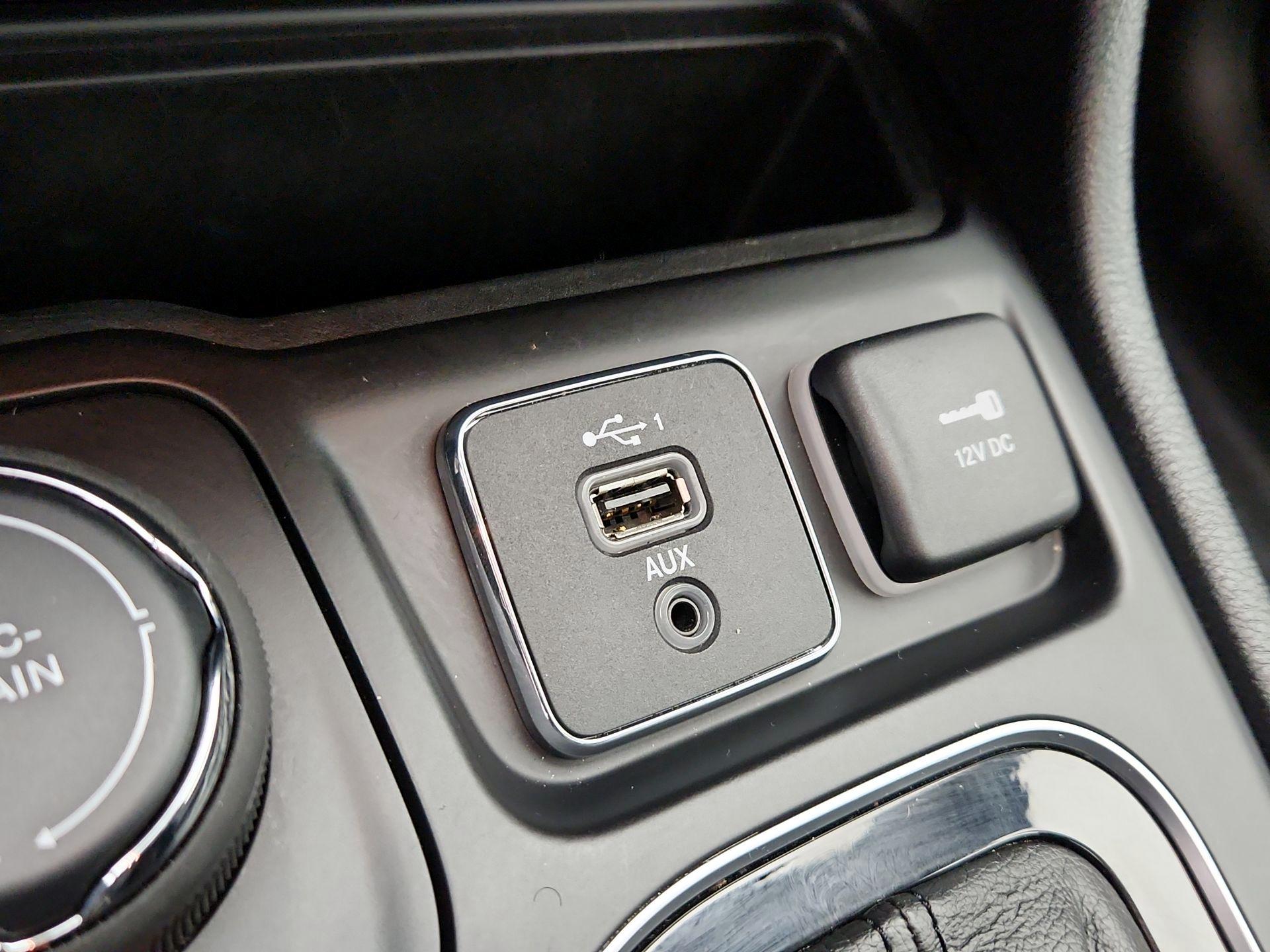 Thumbnail: 2023 Jeep Cherokee - 19