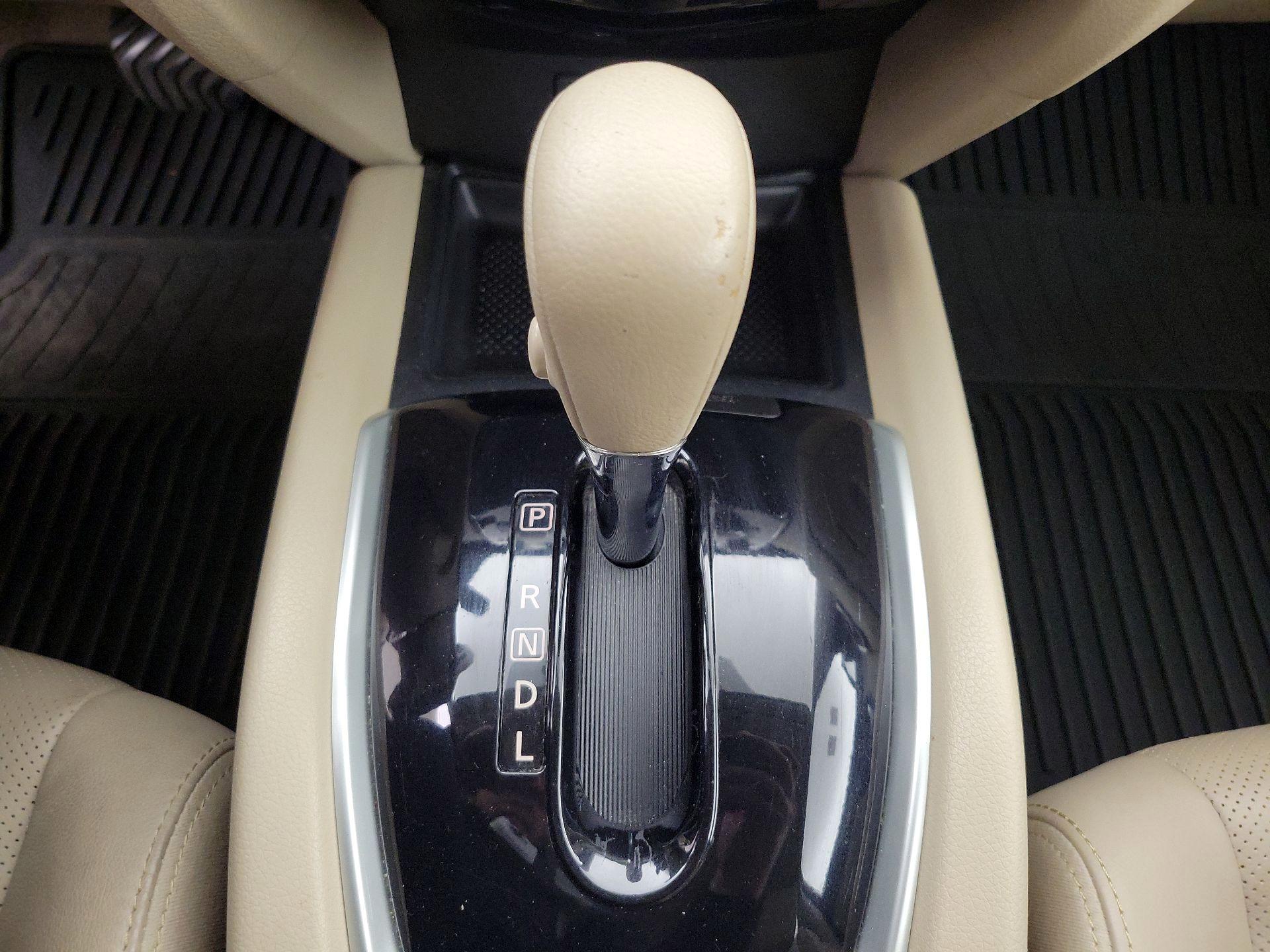 Thumbnail: 2014 Nissan Rogue - 18