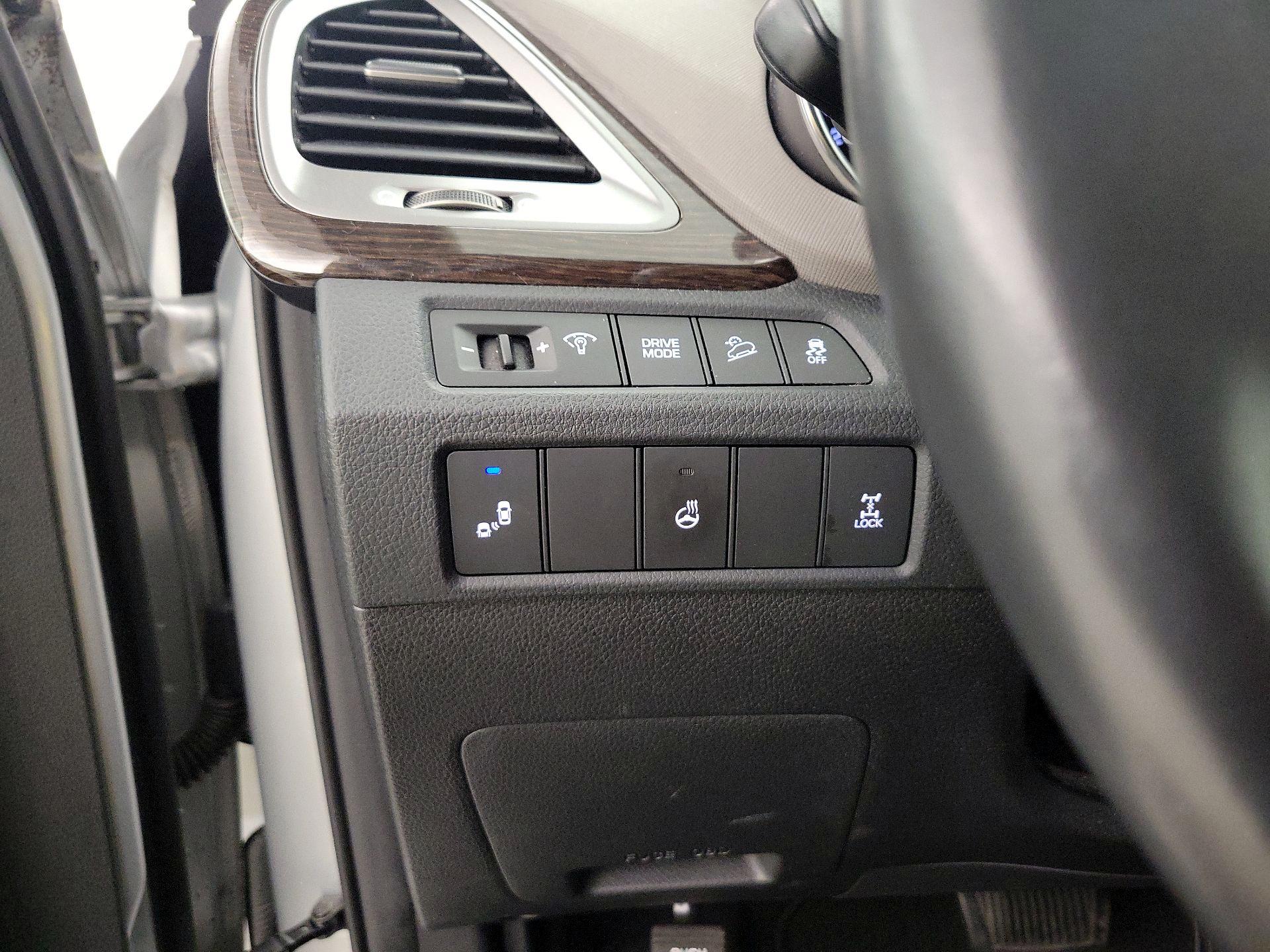 Thumbnail: 2017 Hyundai Santa Fe - 13