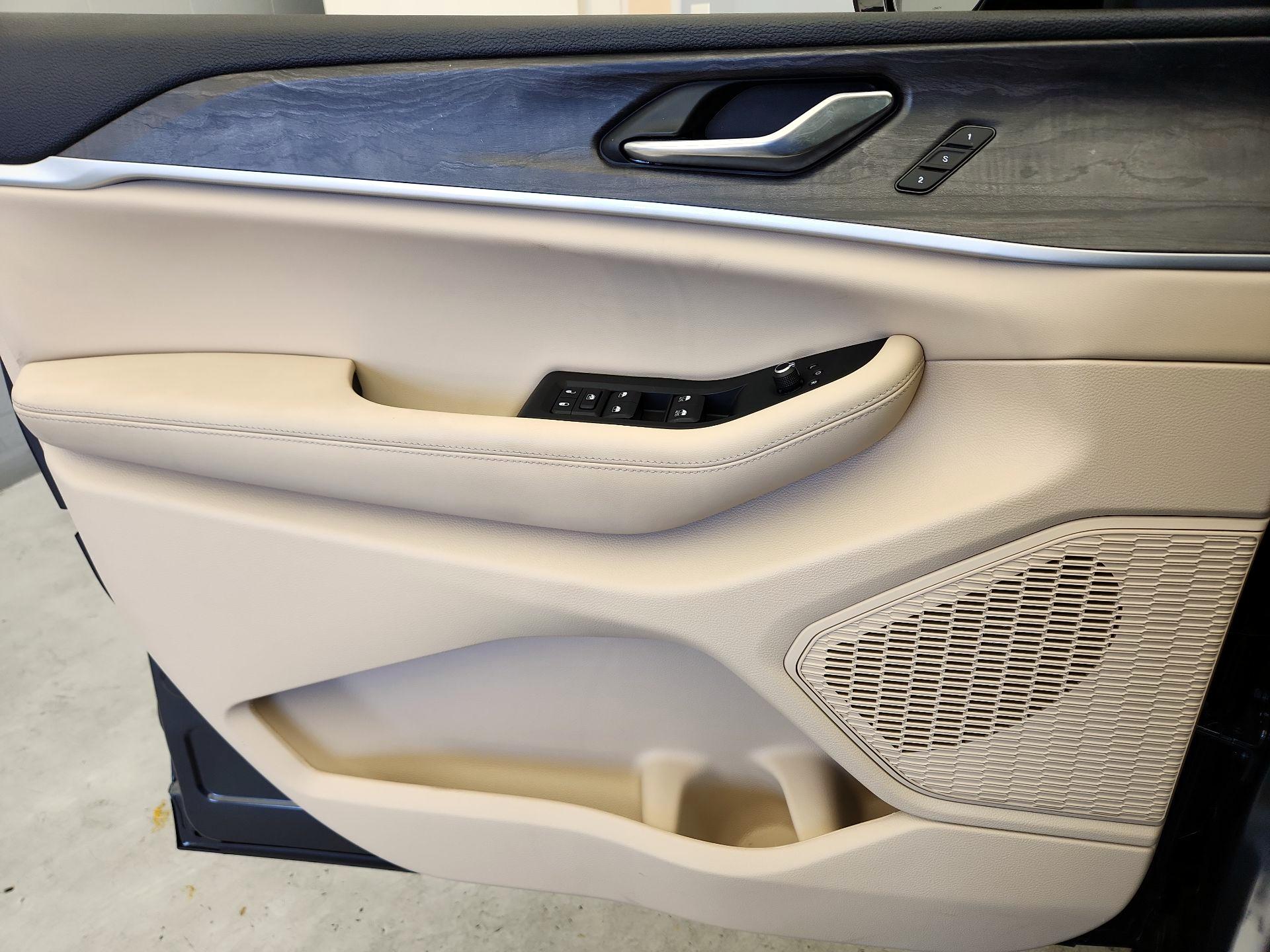 Thumbnail: 2025 Jeep Grand Cherokee - 12