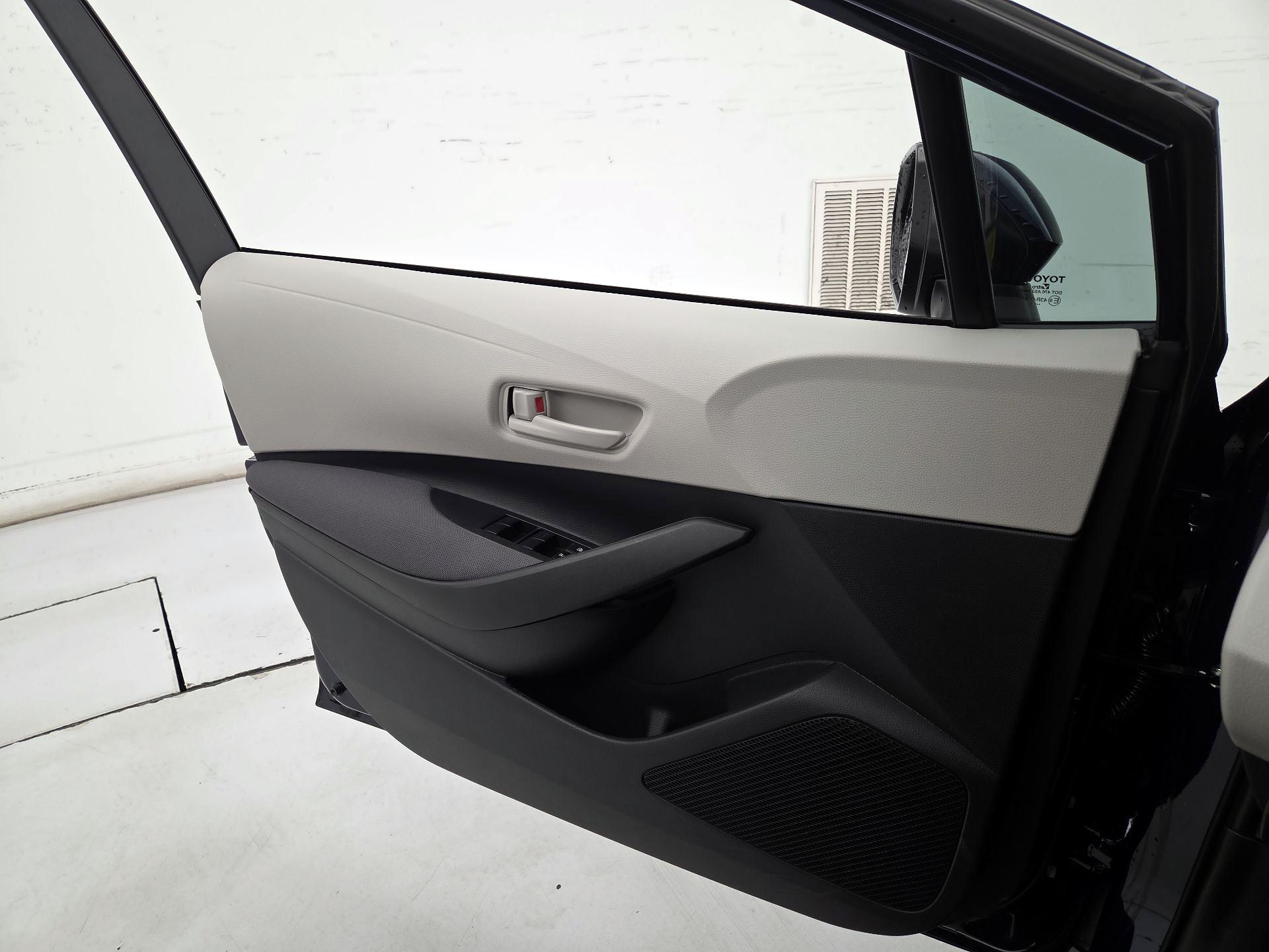 Thumbnail: 2025 Toyota Corolla - 12