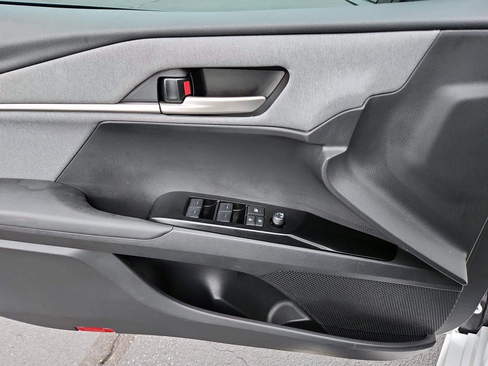 Thumbnail: 2025 Toyota Camry - 10