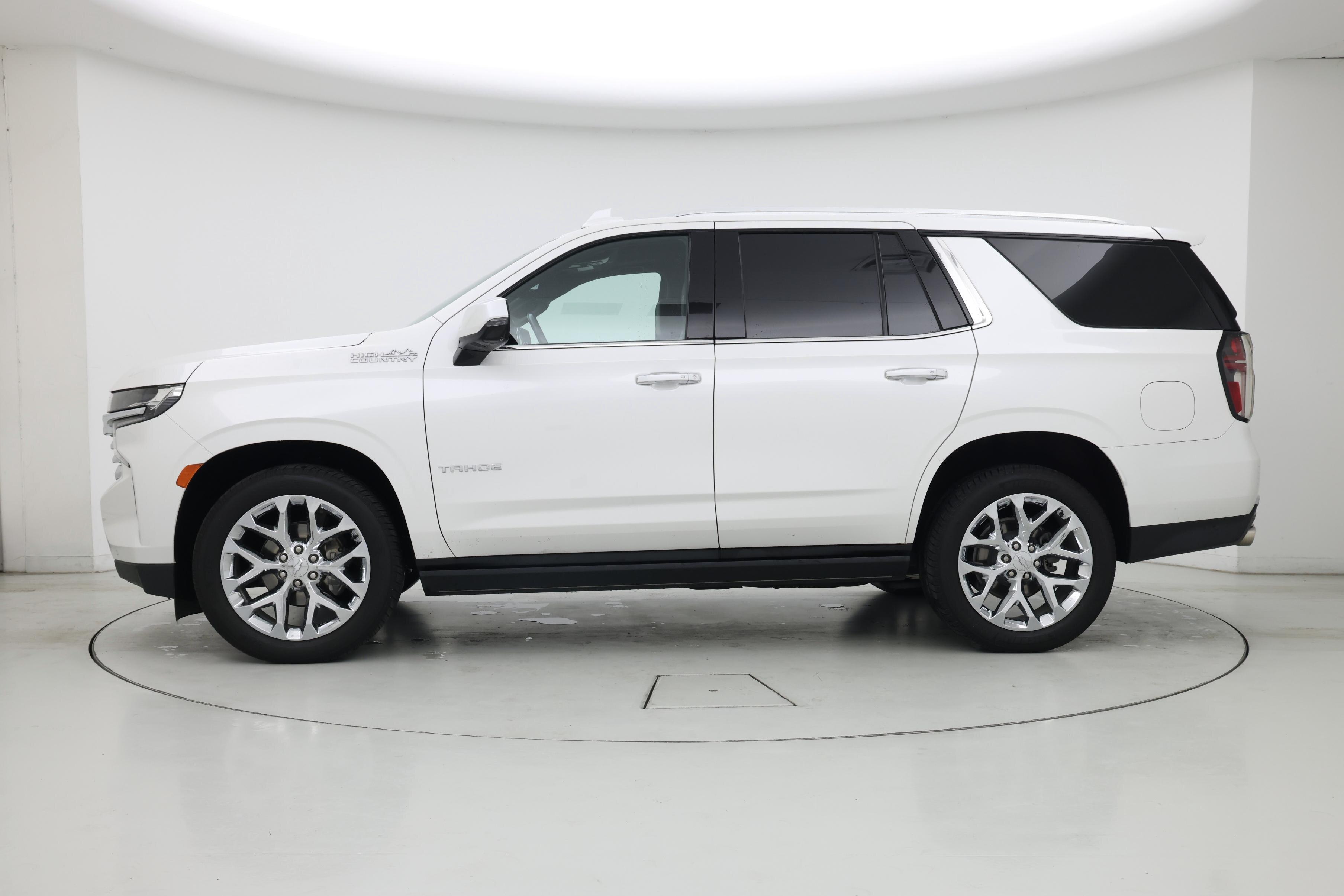 Thumbnail: 2021 Chevrolet Tahoe - 3