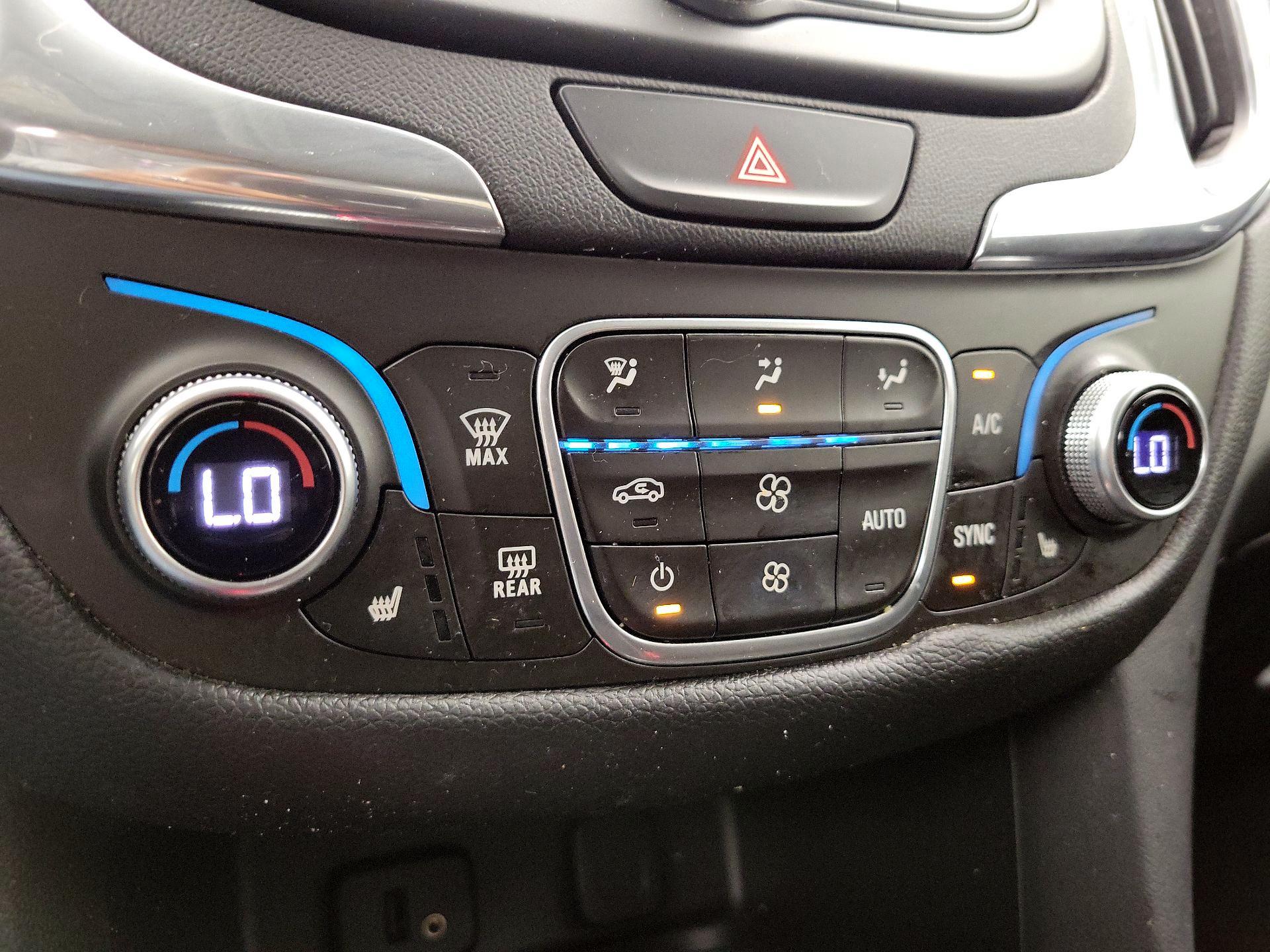 Thumbnail: 2018 Chevrolet Equinox - 16