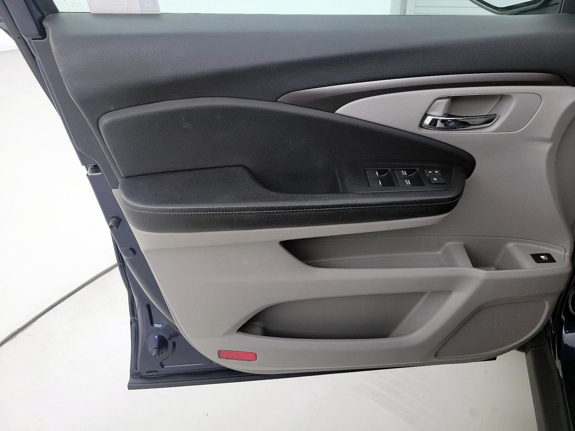 Thumbnail: 2019 Honda Ridgeline - 12