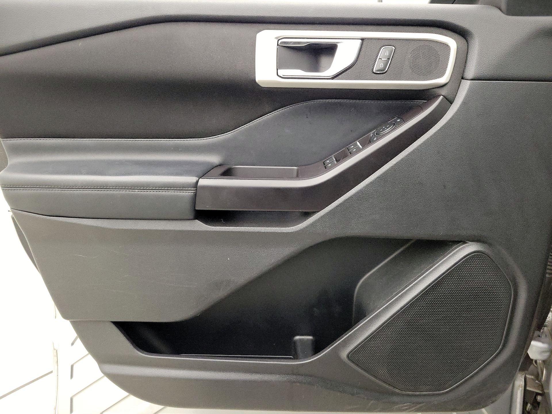 Thumbnail: 2020 Ford Explorer - 12