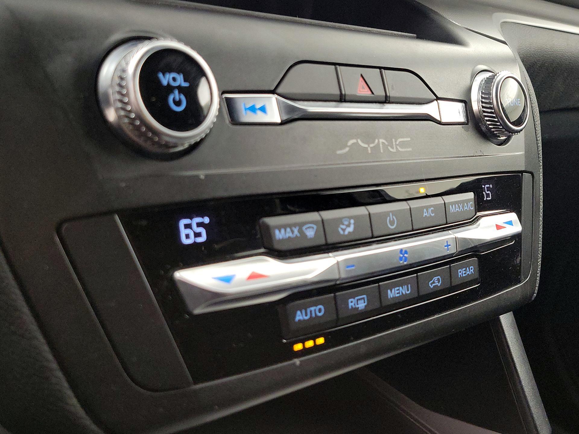 Thumbnail: 2020 Ford Explorer - 16