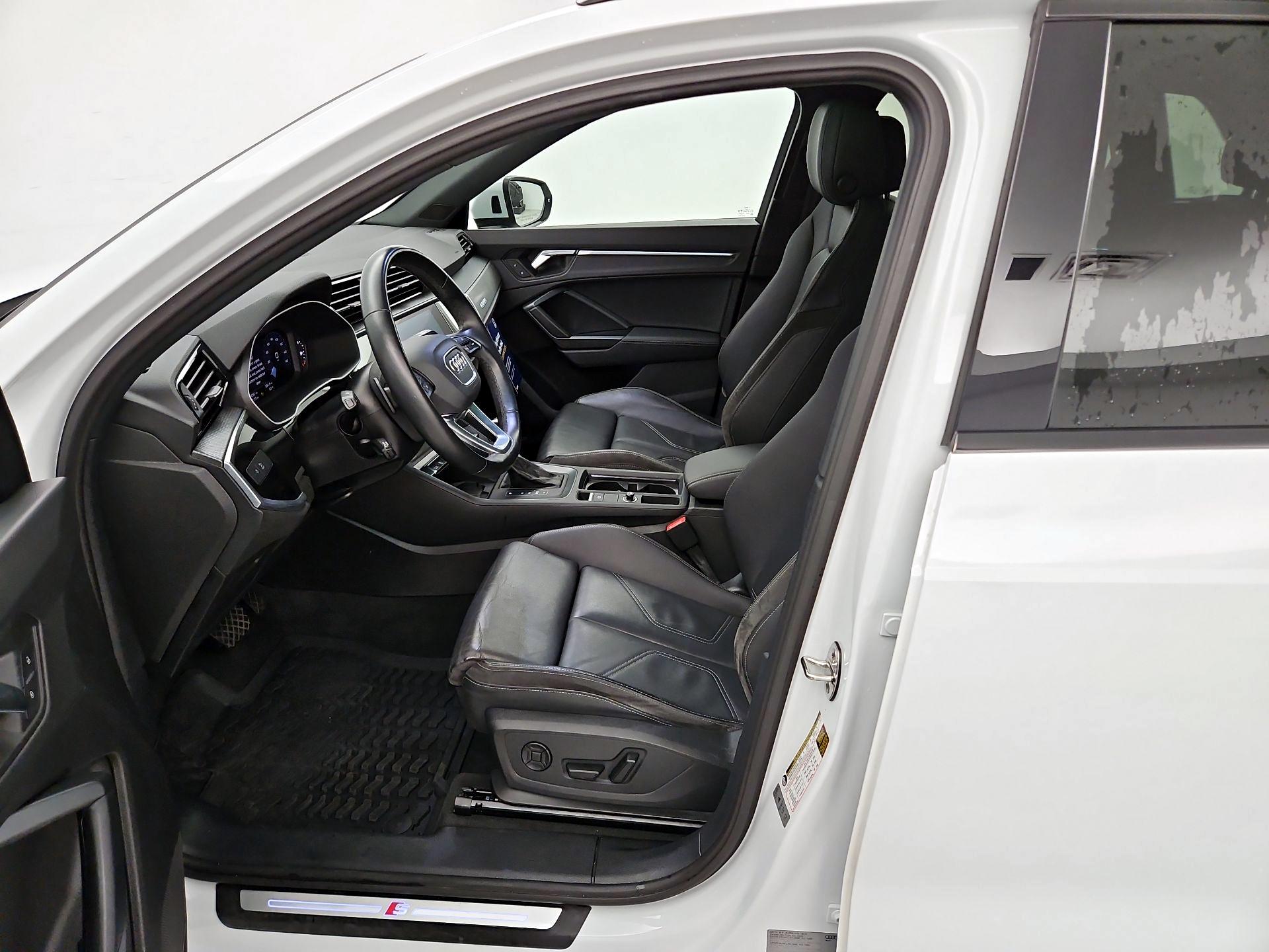 Thumbnail: 2021 Audi Q3 - 11