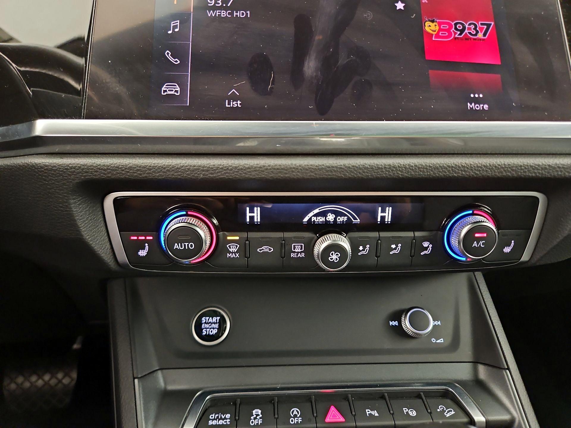 Thumbnail: 2021 Audi Q3 - 16