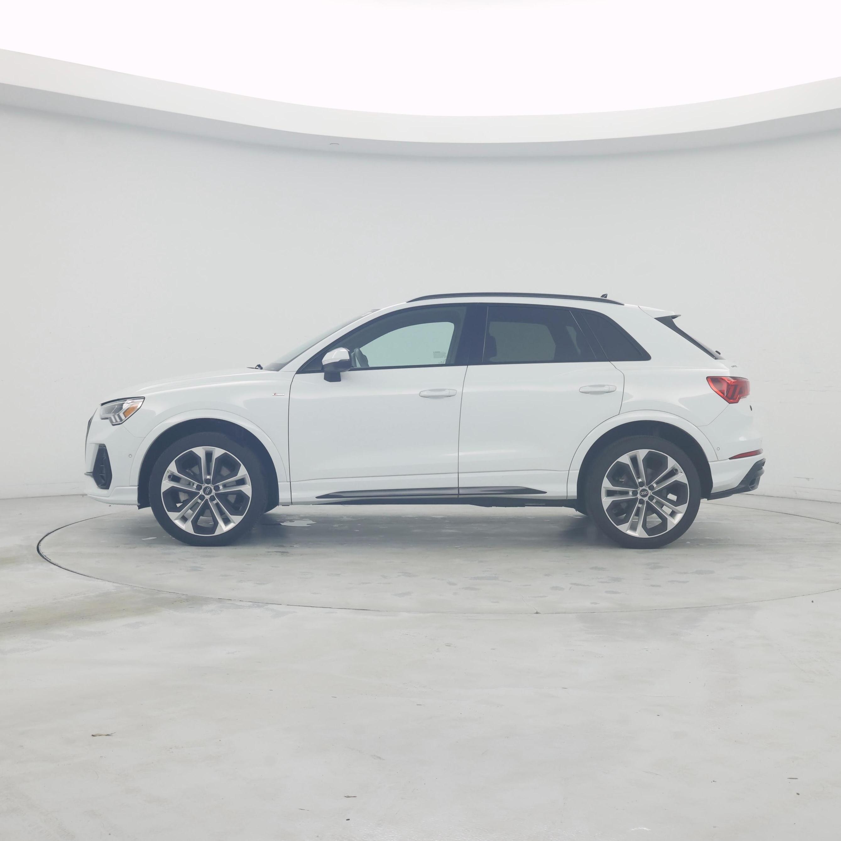 Thumbnail: 2021 Audi Q3 - 3