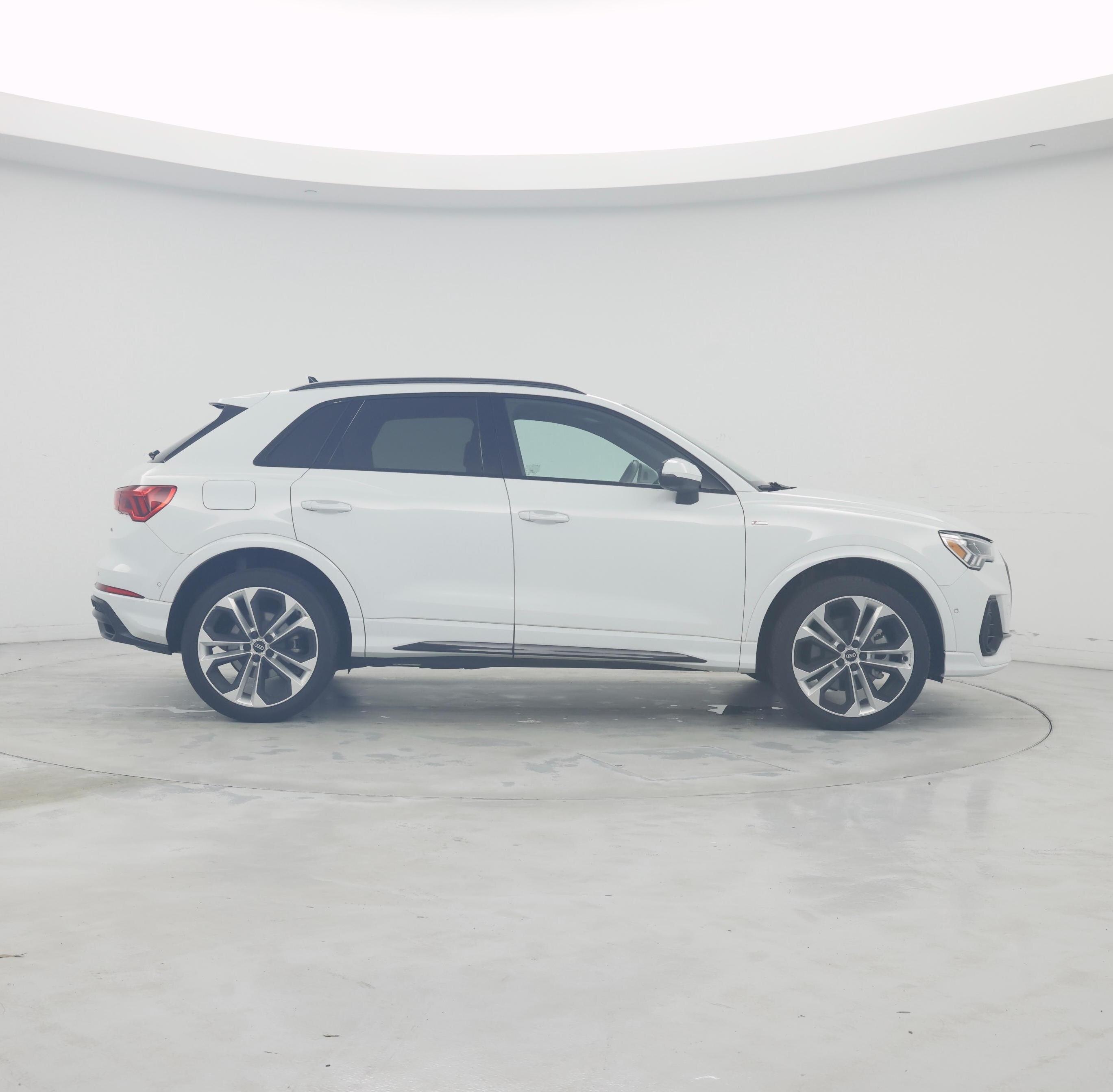 Thumbnail: 2021 Audi Q3 - 7