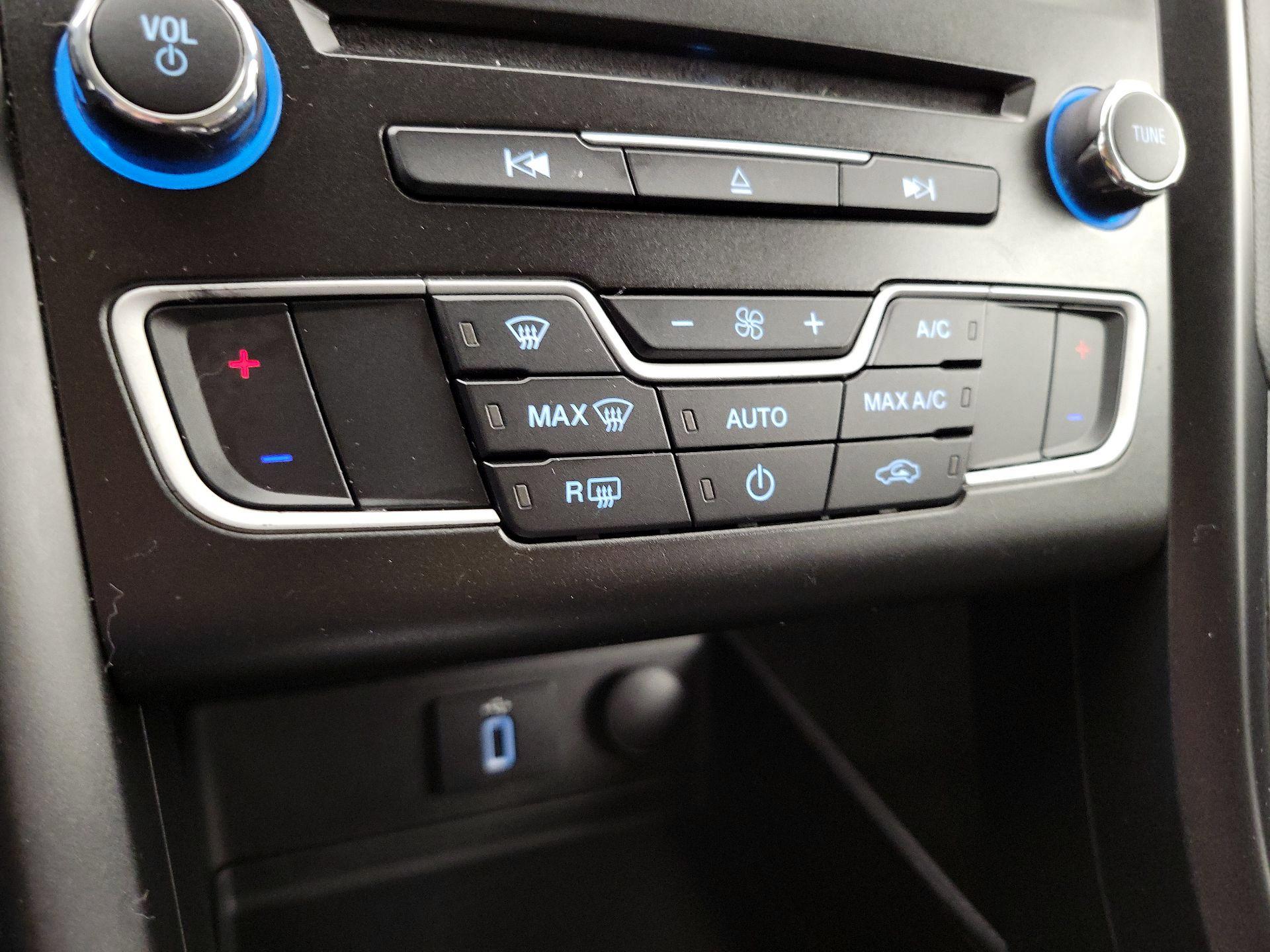 Thumbnail: 2018 Ford Fusion - 16