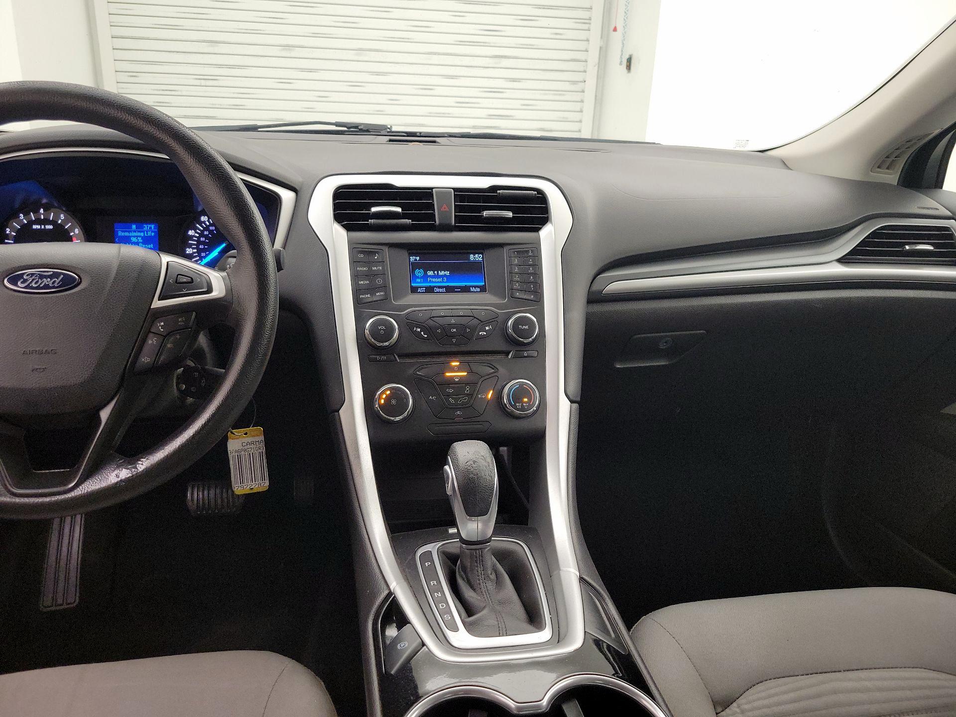 Thumbnail: 2016 Ford Fusion - 9