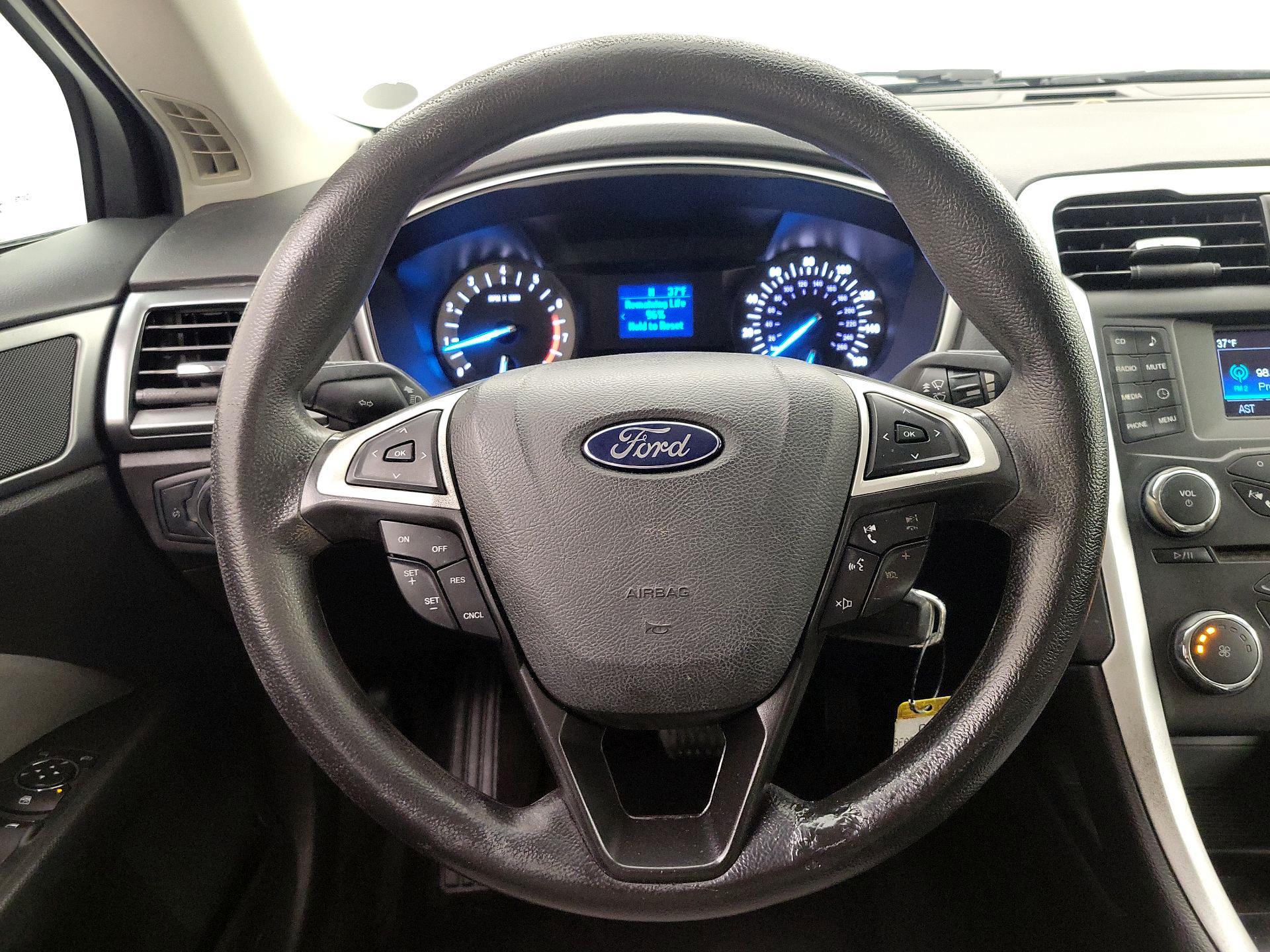 Thumbnail: 2016 Ford Fusion - 10