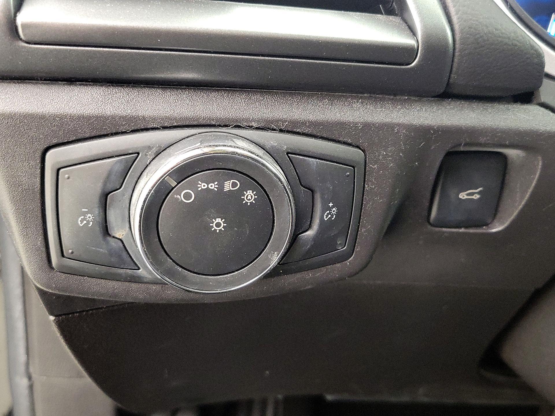 Thumbnail: 2016 Ford Fusion - 13