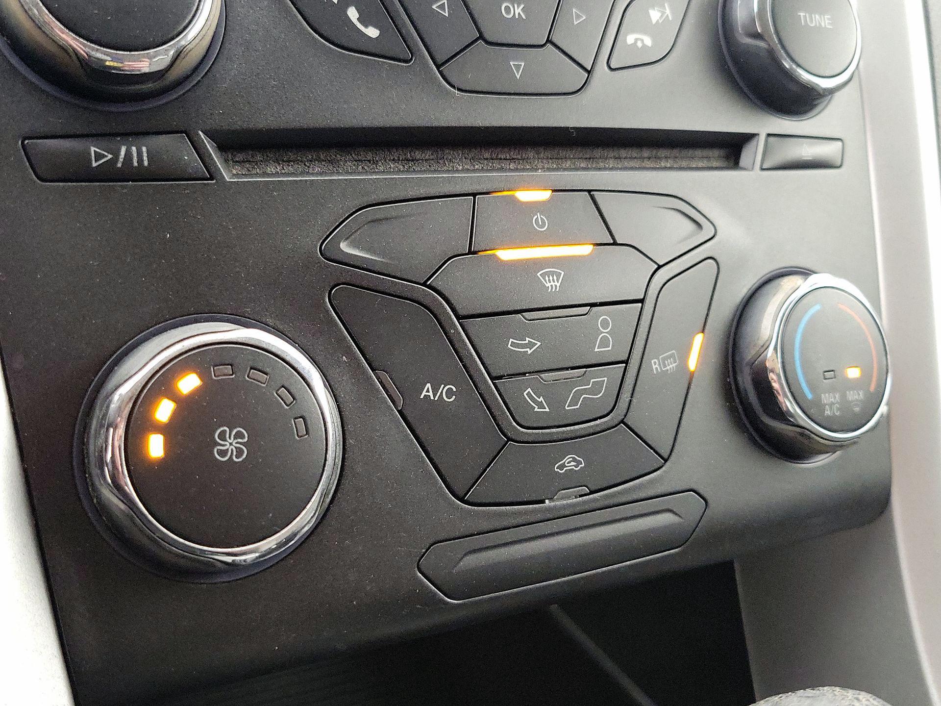 Thumbnail: 2016 Ford Fusion - 16