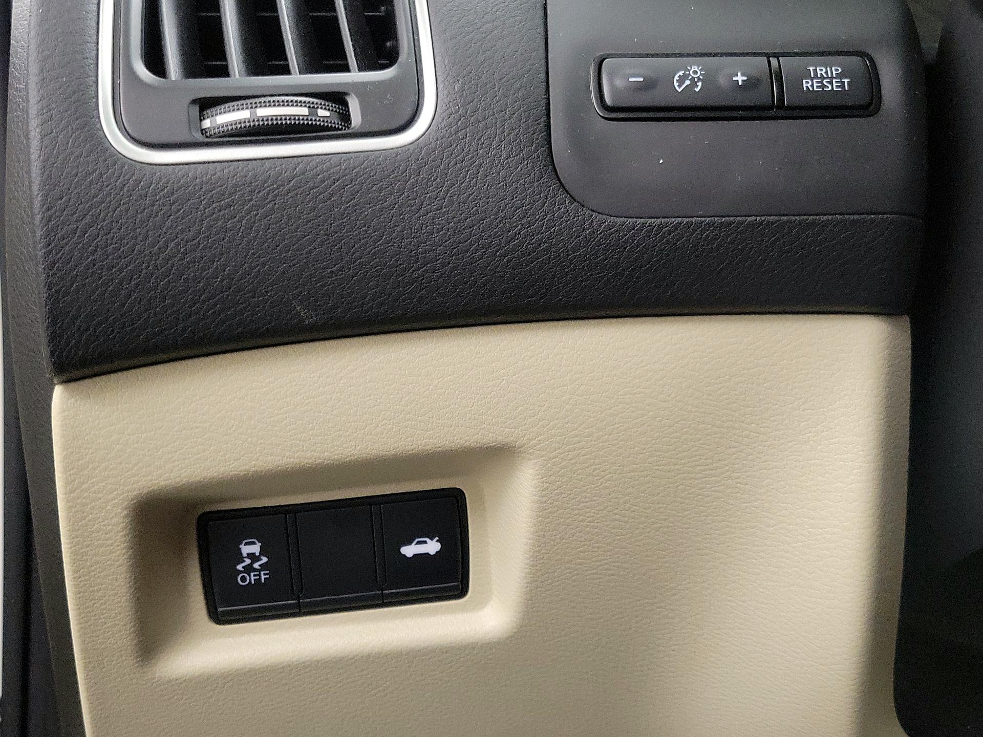 Thumbnail: 2019 INFINITI Q50 - 13