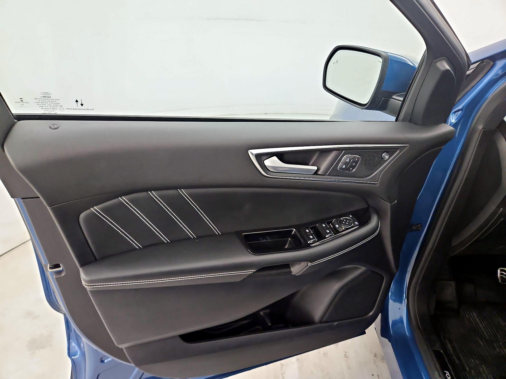 Thumbnail: 2020 Ford Edge - 12