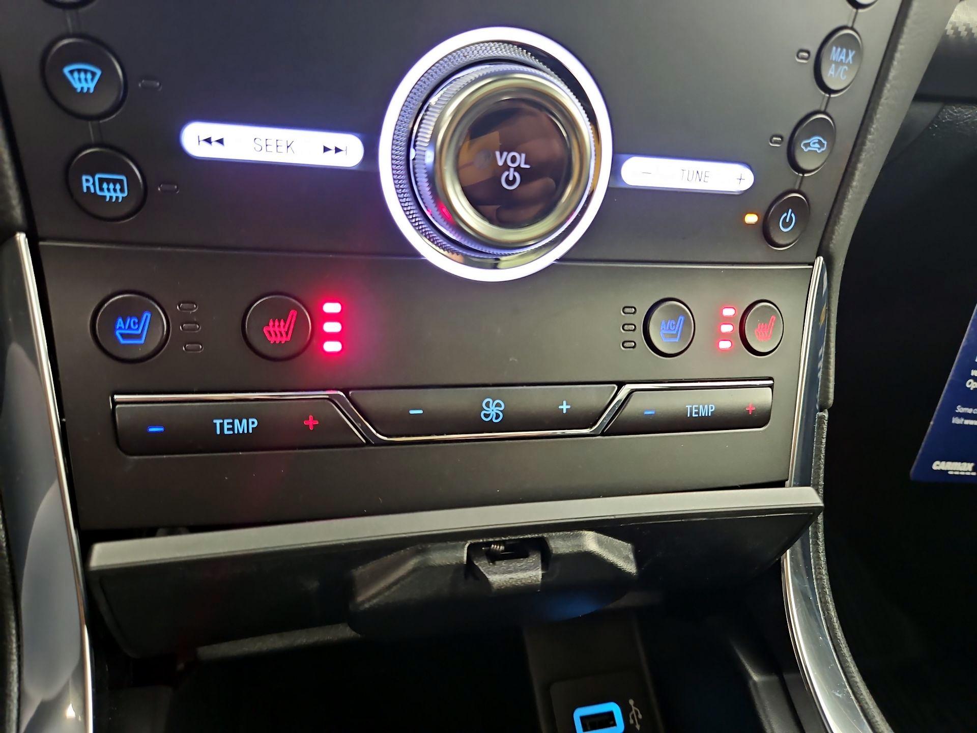 Thumbnail: 2020 Ford Edge - 17