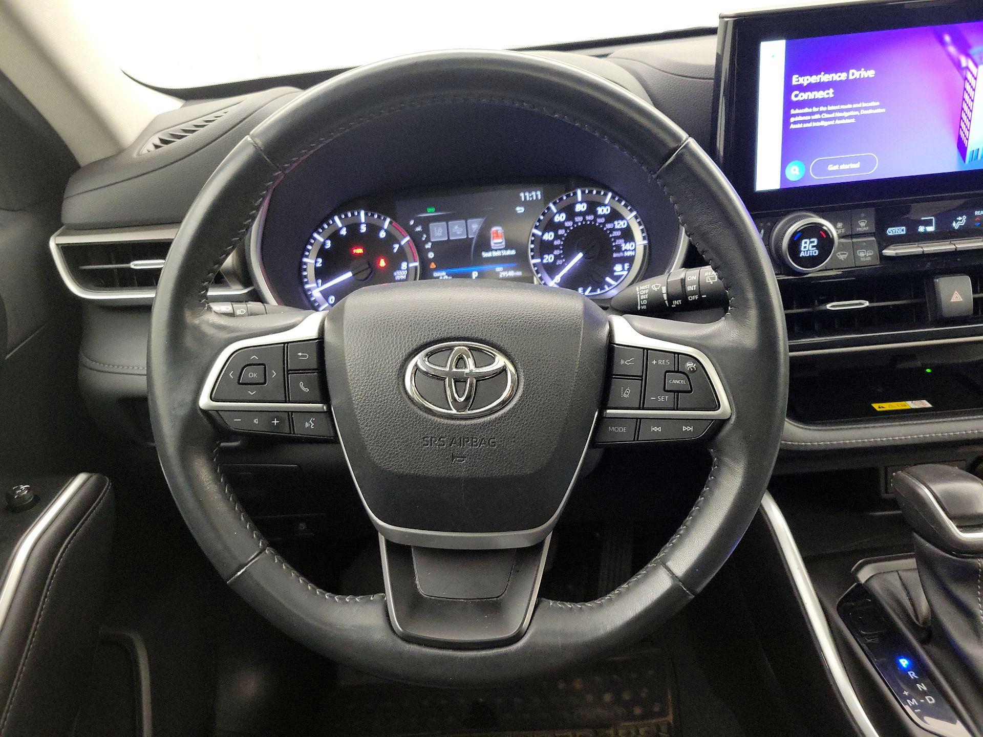 Thumbnail: 2023 Toyota Highlander - 10