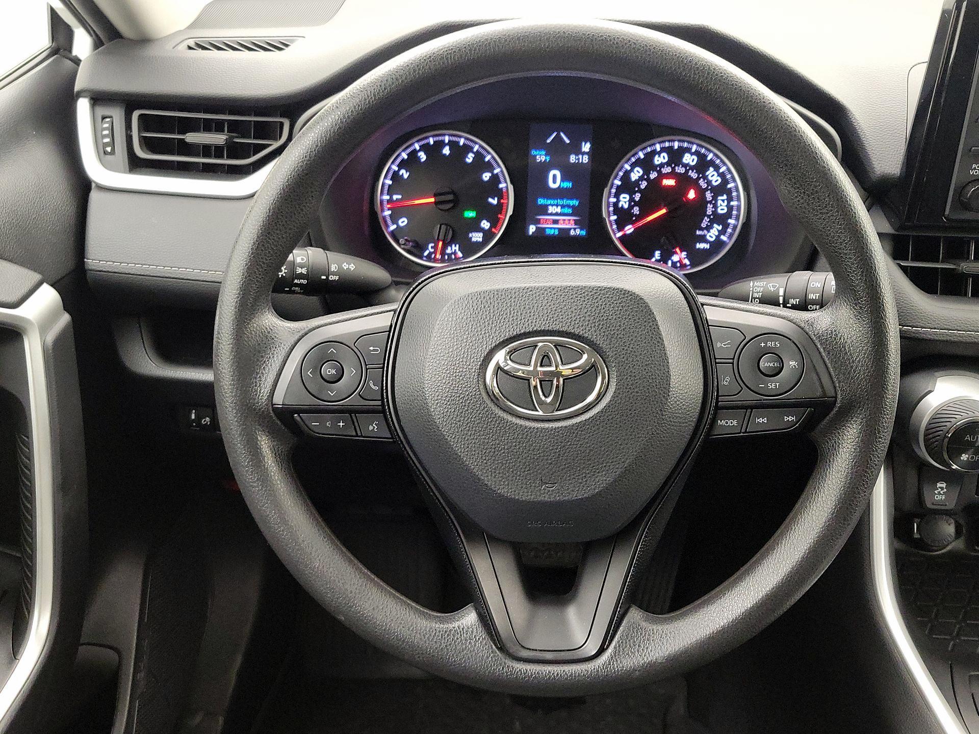 Thumbnail: 2021 Toyota RAV4 - 10