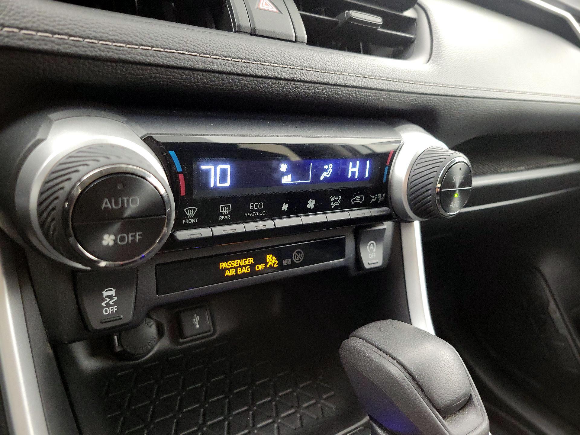 Thumbnail: 2021 Toyota RAV4 - 16