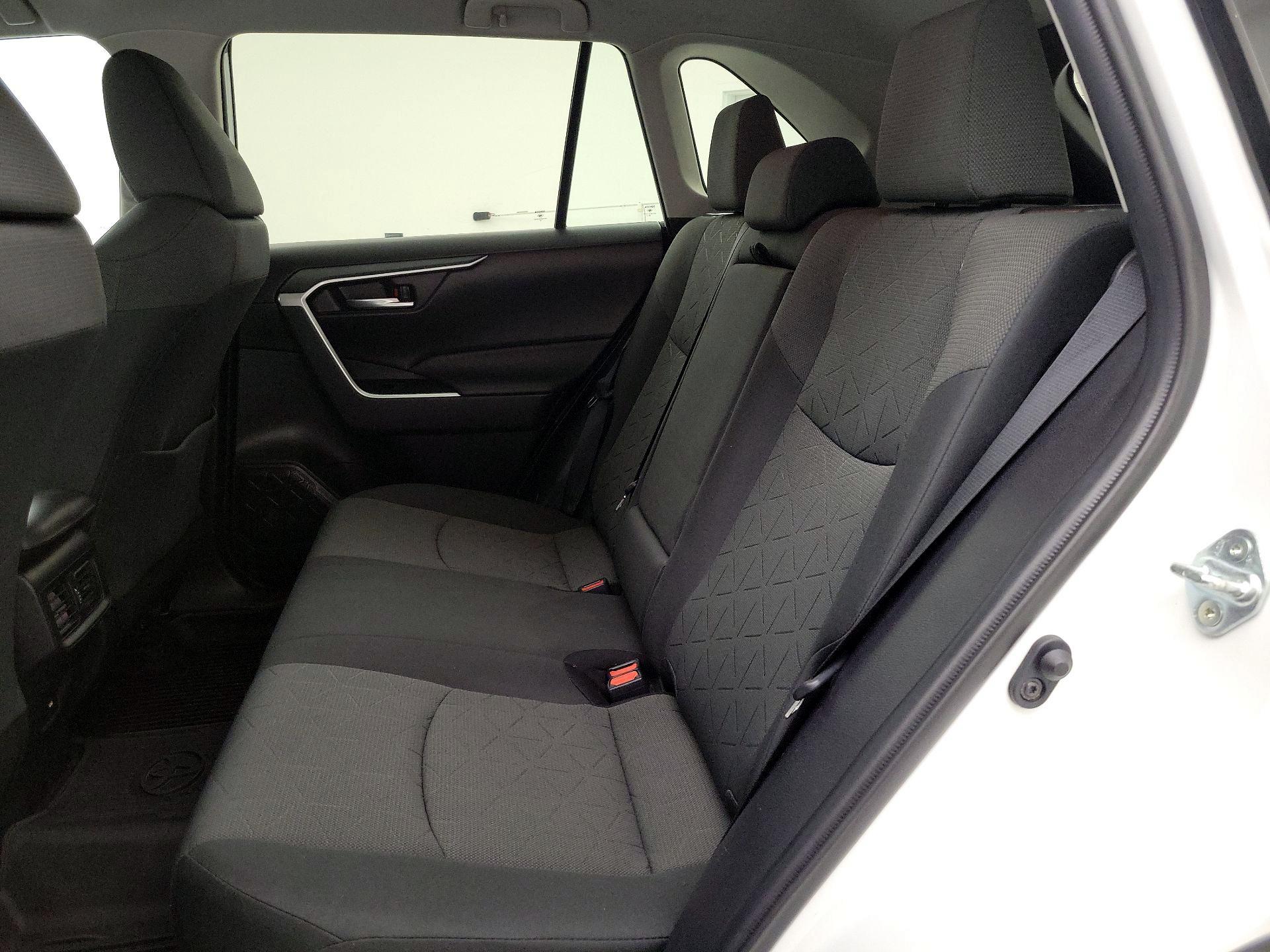 Thumbnail: 2021 Toyota RAV4 - 19