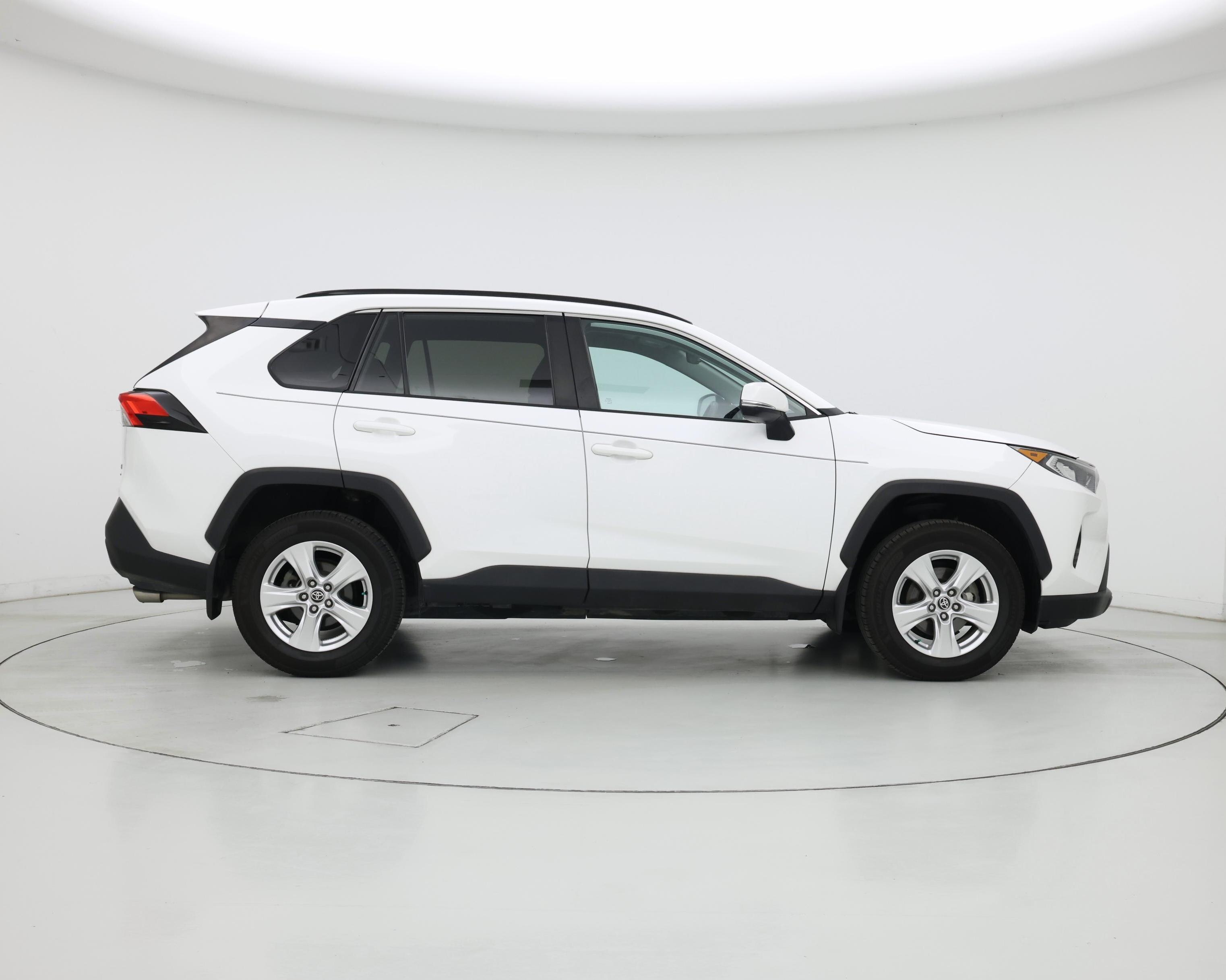 Thumbnail: 2021 Toyota RAV4 - 7