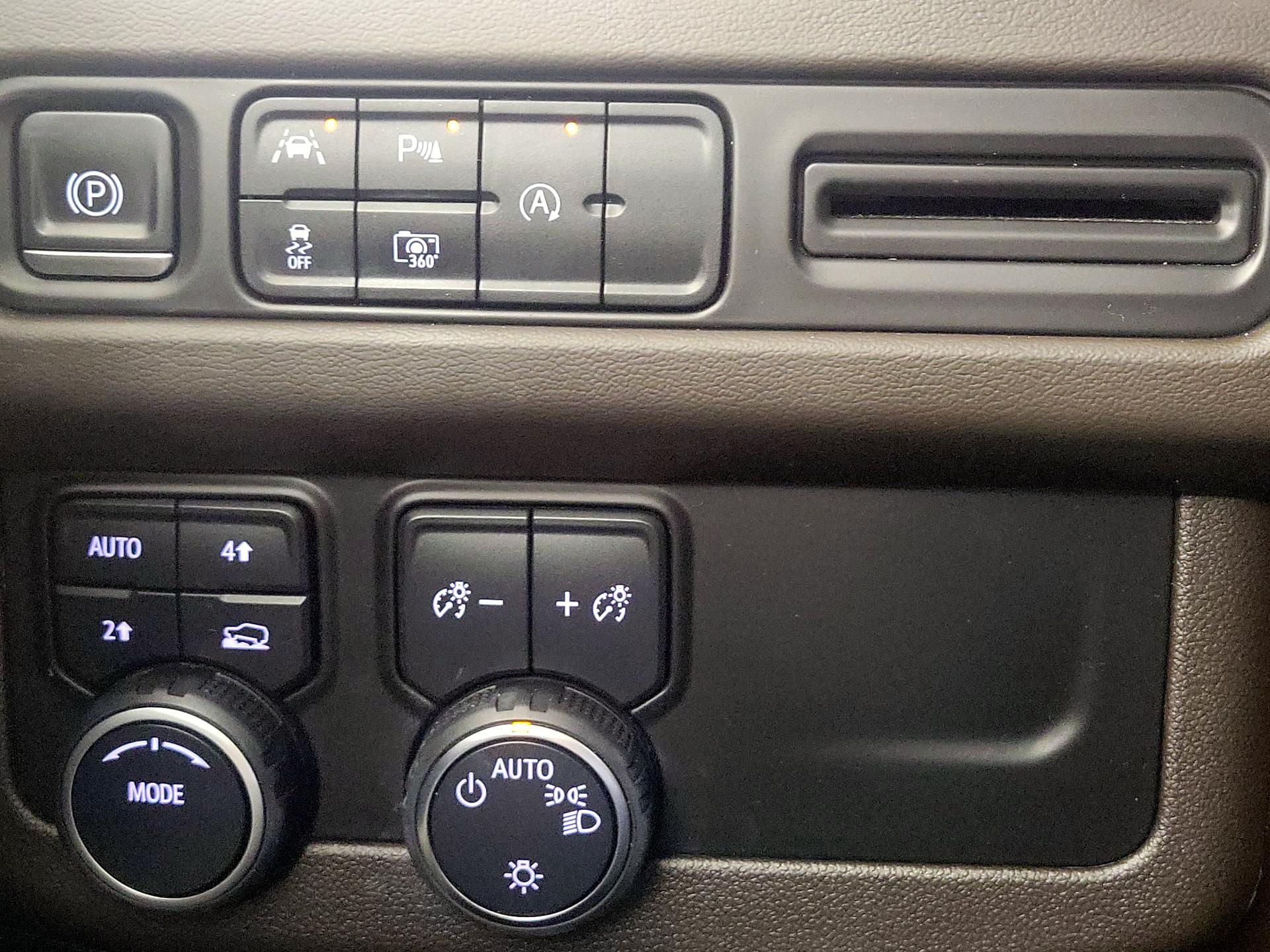 Thumbnail: 2023 Chevrolet Tahoe - 13